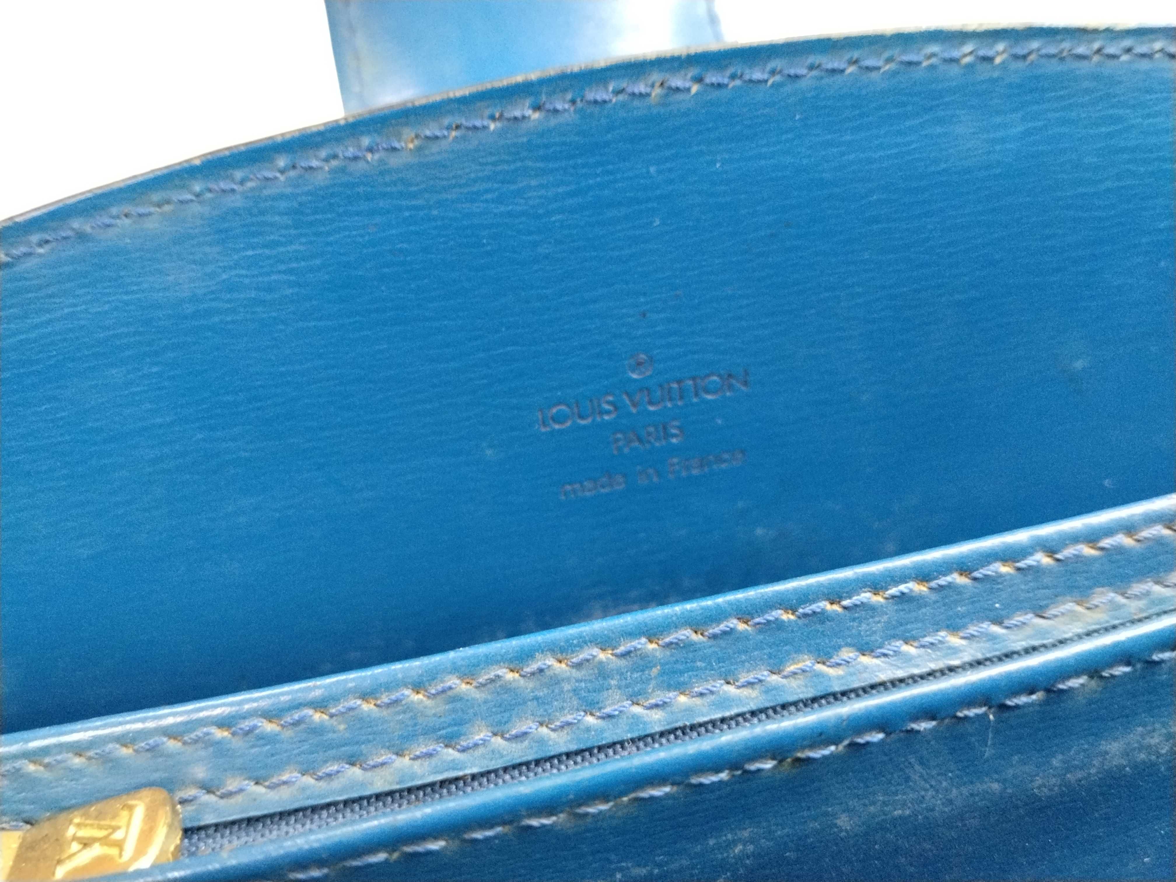 Epi Capucines Shoulder Bag — view 15