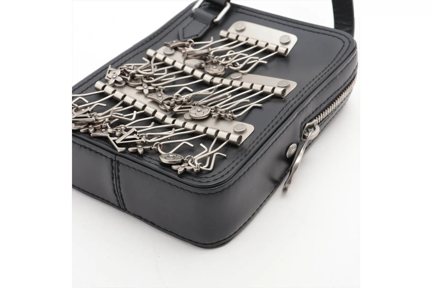 Danube Messenger M53975 Leather Shoulder Bag — view 3