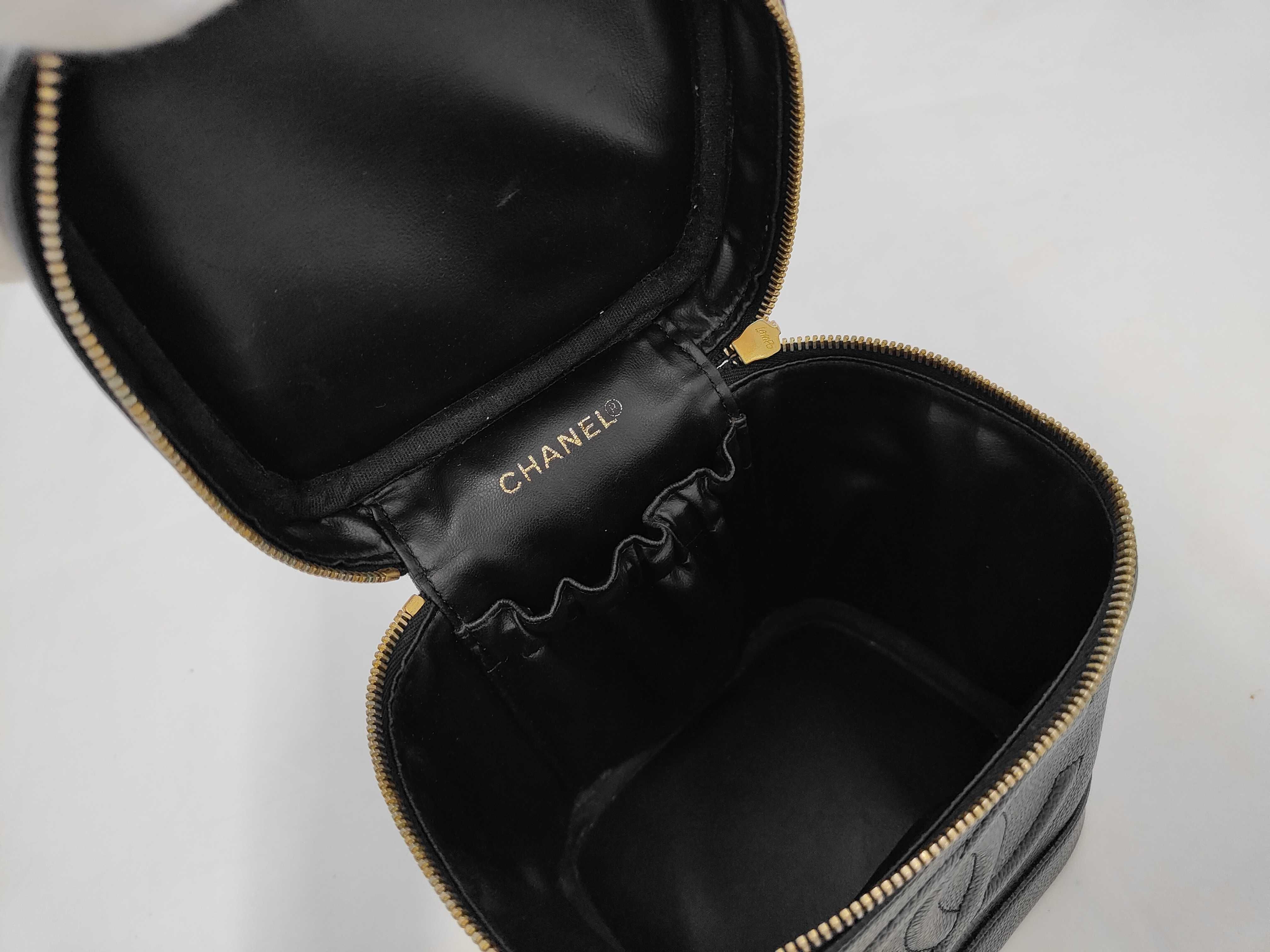 Caviar Skin Vanity Bag Gold Zip Coco Mark Black Vanity Bag — view 9