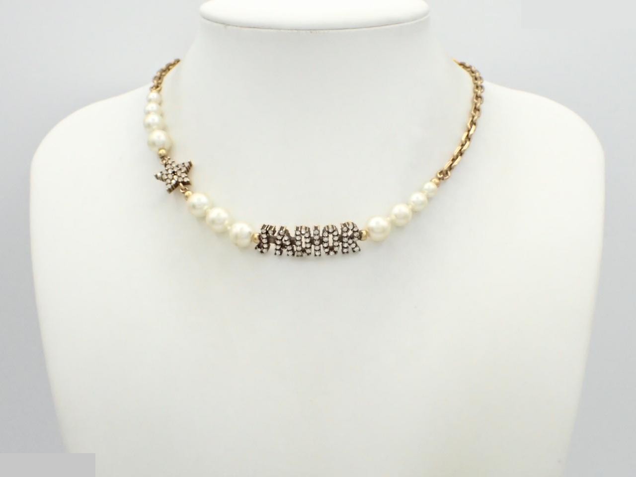 Gold choker necklace, neck circumference approximately 38cm — view 3
