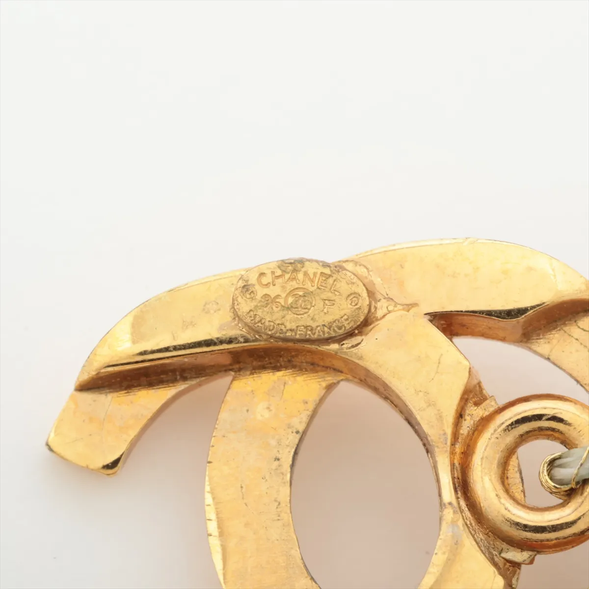 Coco Mark Turnlock 96P Bracelet, GP x Faux Pearl. Shows signs of wear including — view 5