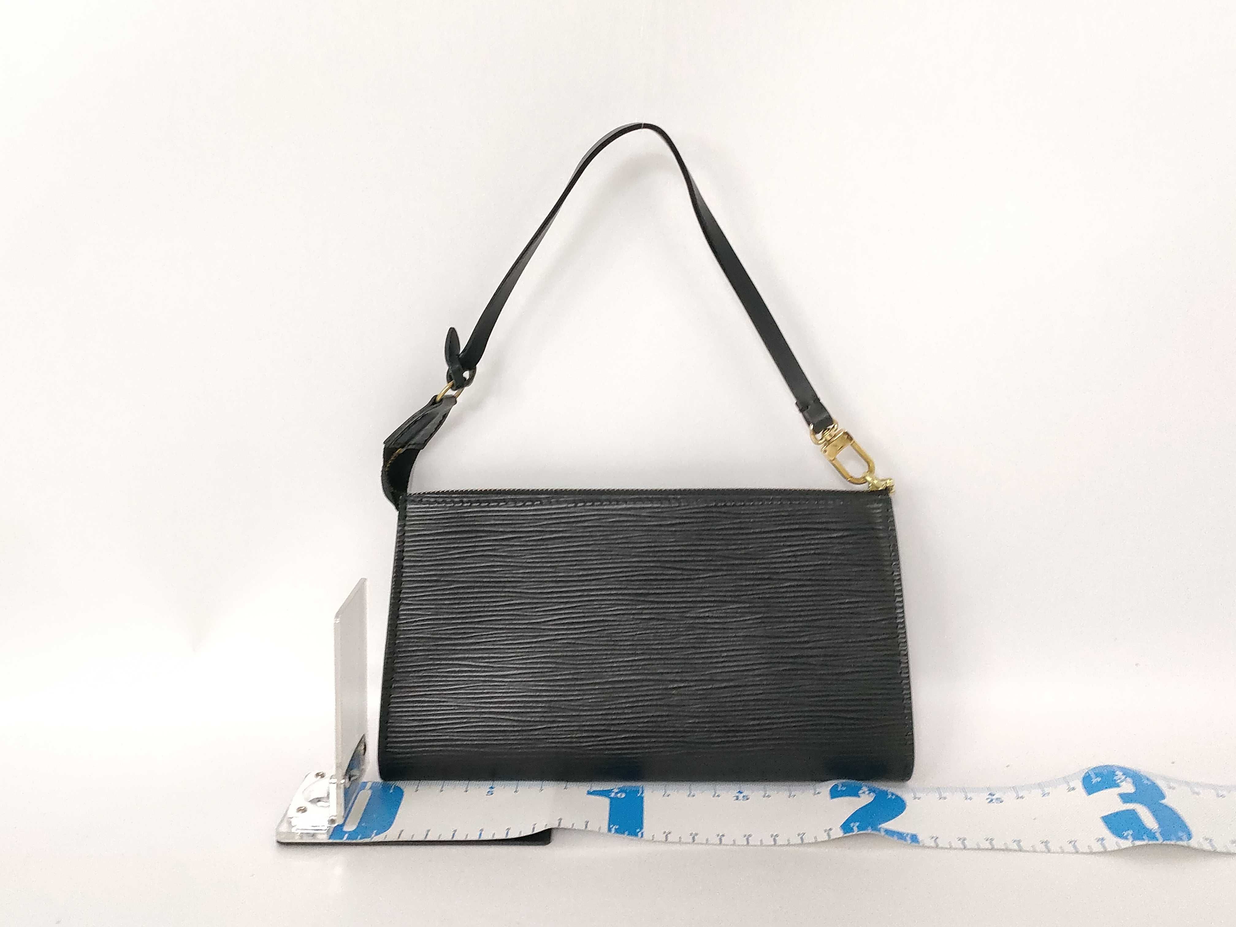 Epi Pouch (Noir) - Pochette Accessoires M52942 AR1905 — view 2