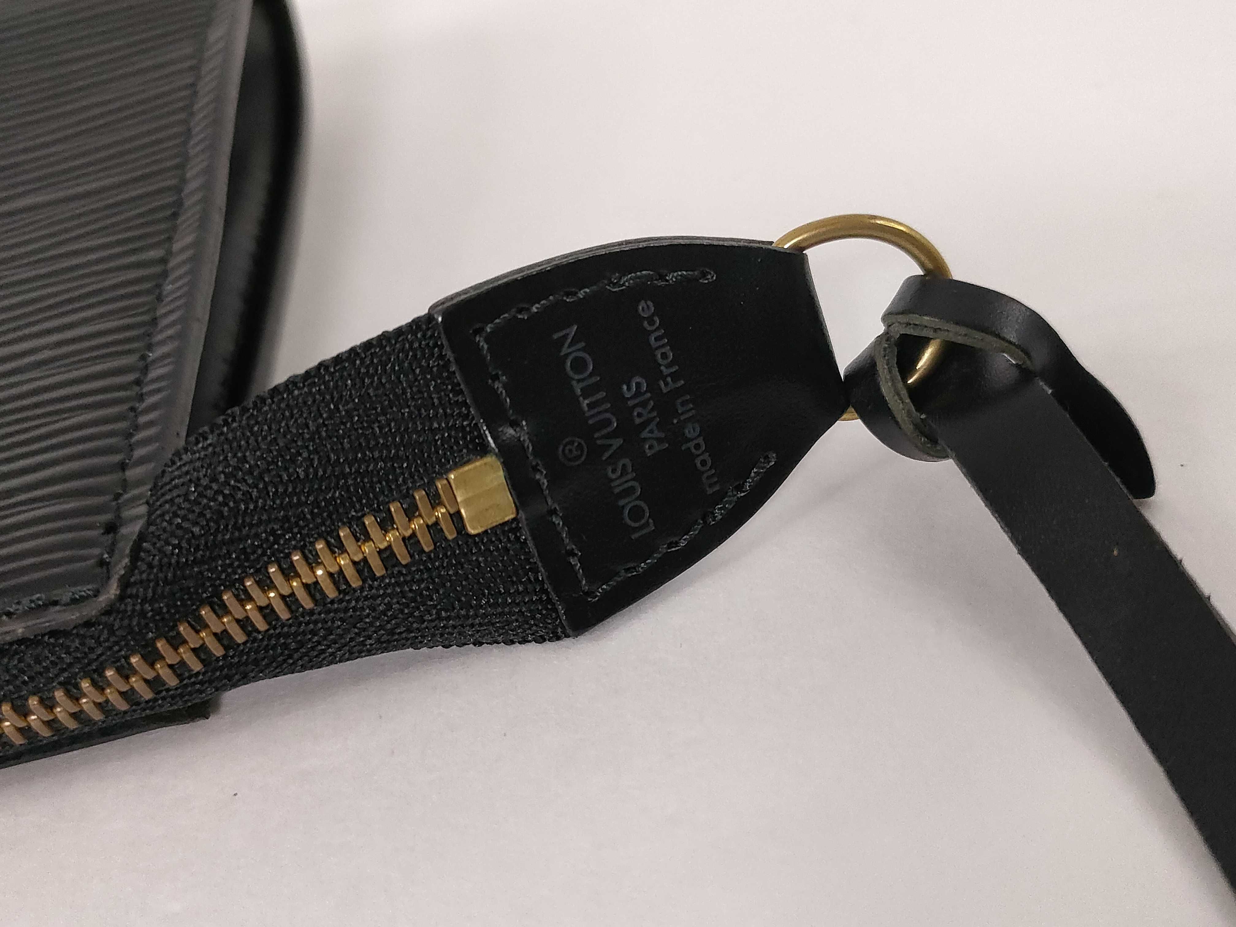 Epi Pouch (Noir) - Pochette Accessoires M52942 AR1905 — view 12
