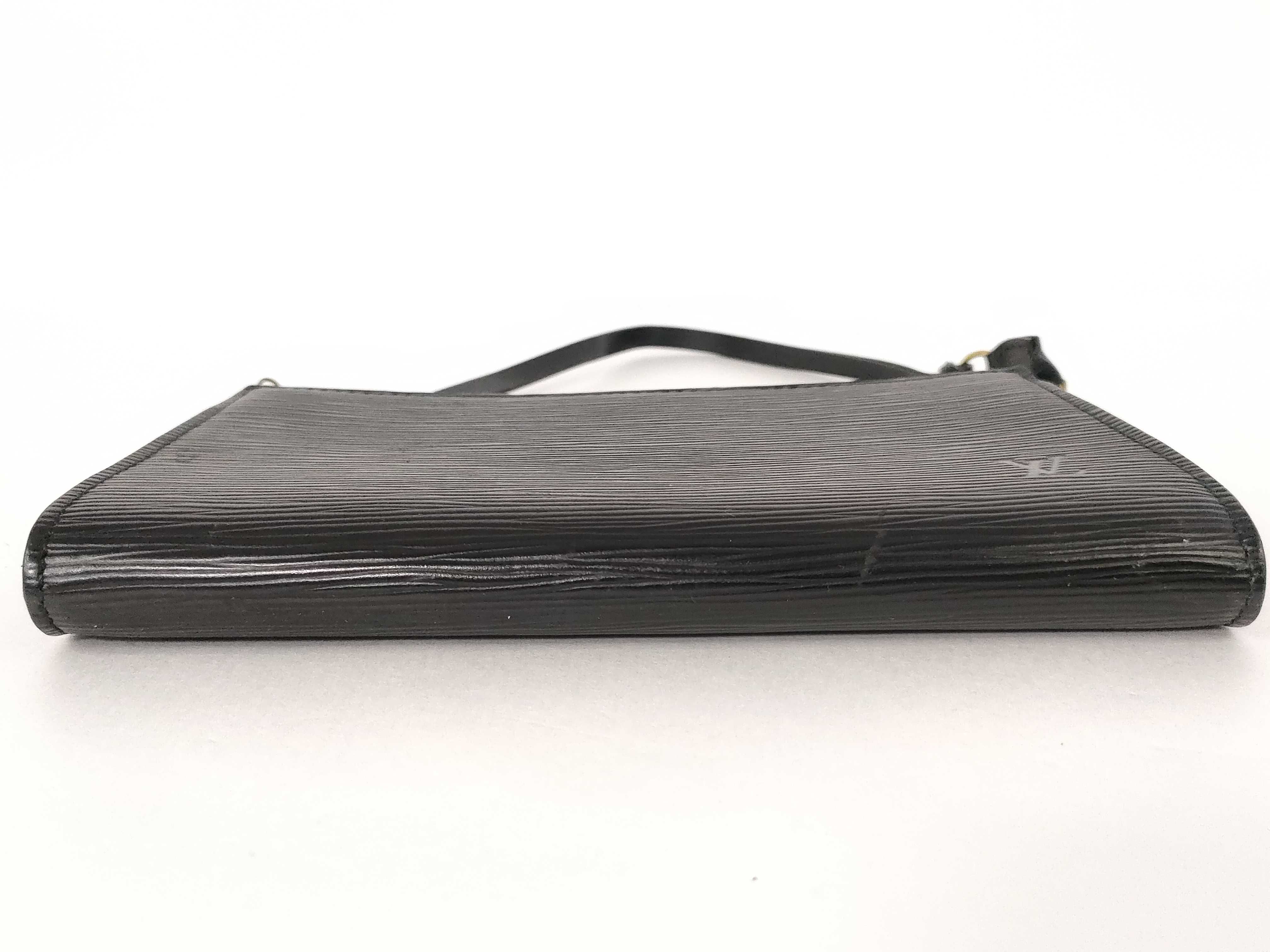 Epi Pouch (Noir) - Pochette Accessoires M52942 AR1905 — view 7