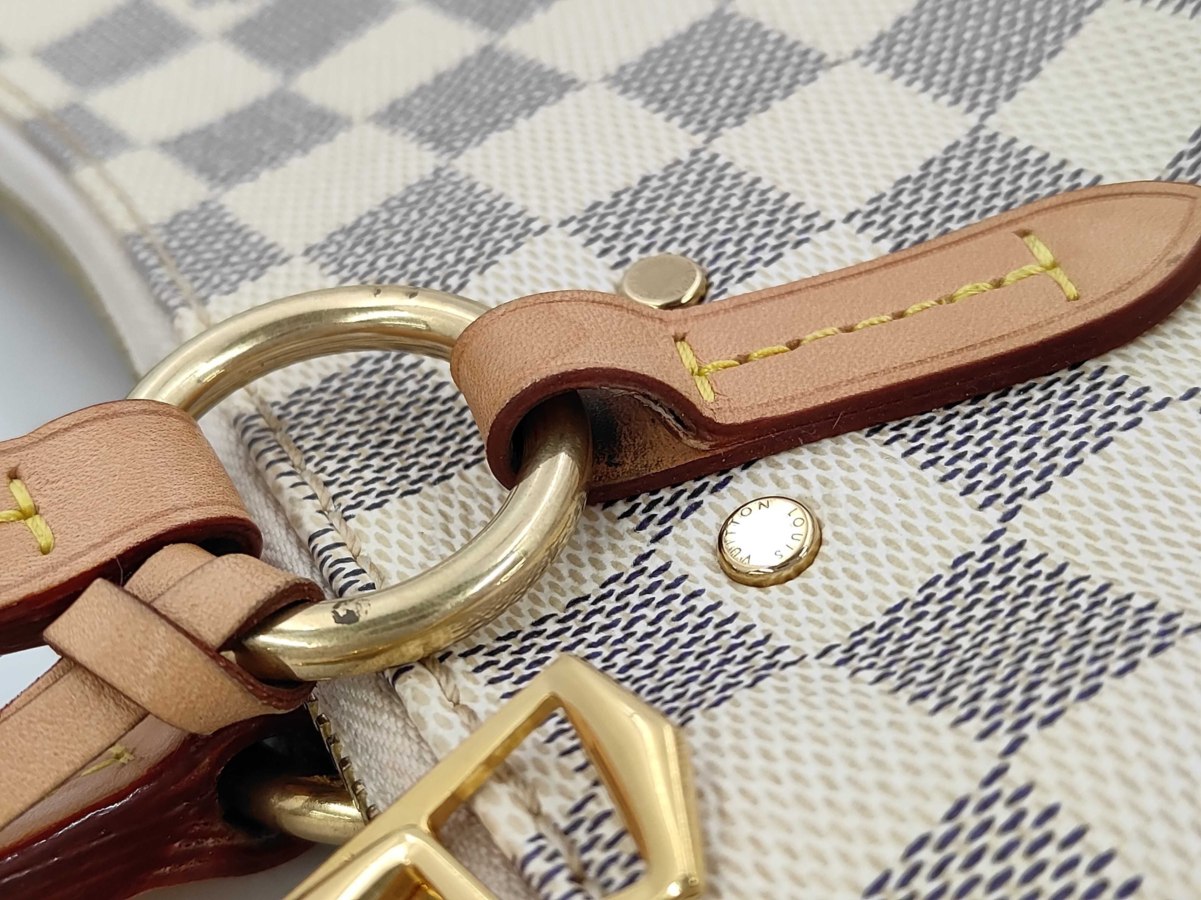 Louis Vuitton Damier Shoulder Bag — view 5