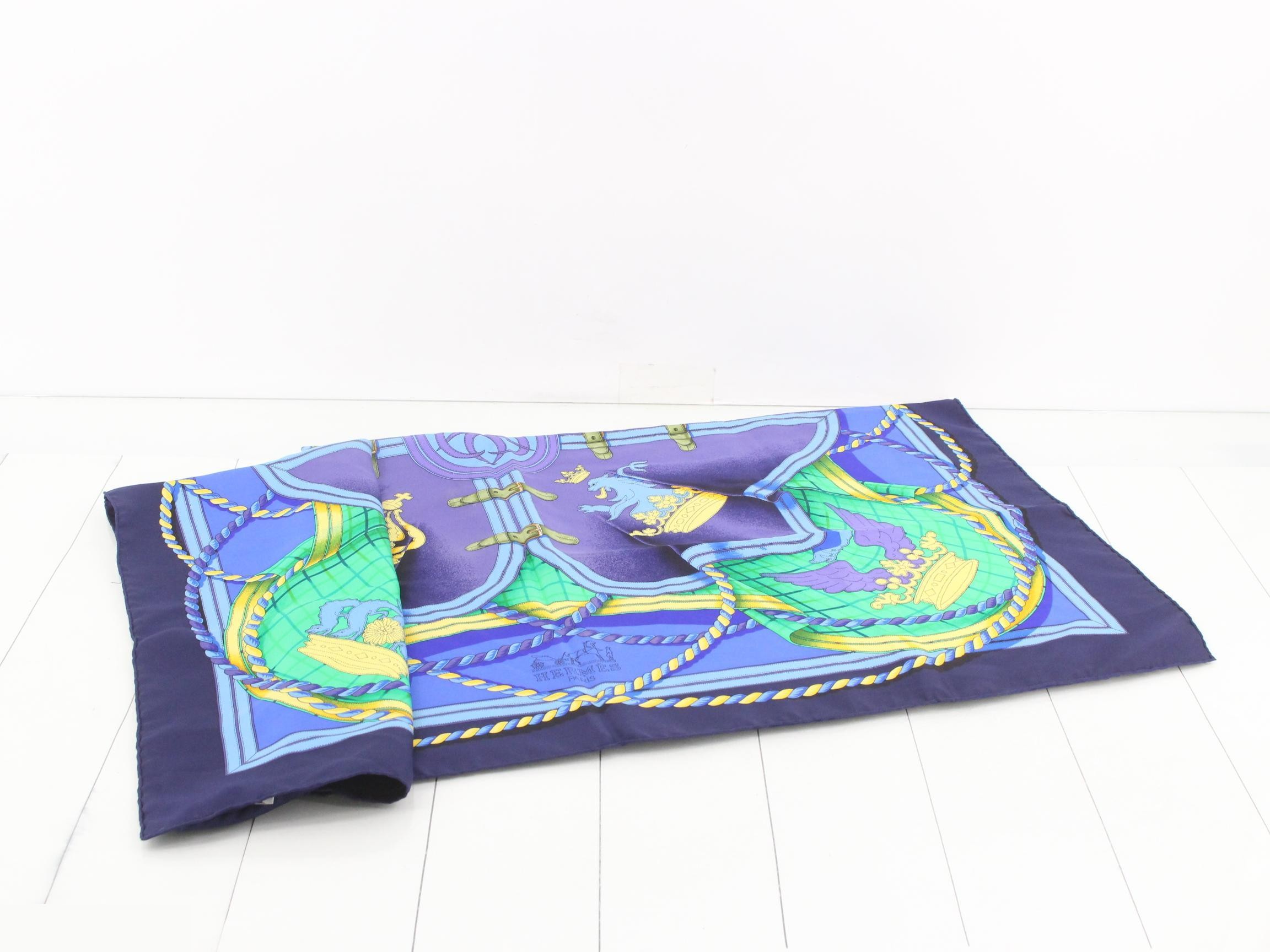 Carre 90, Horse Formal Wear, Silk Scarf — view 3