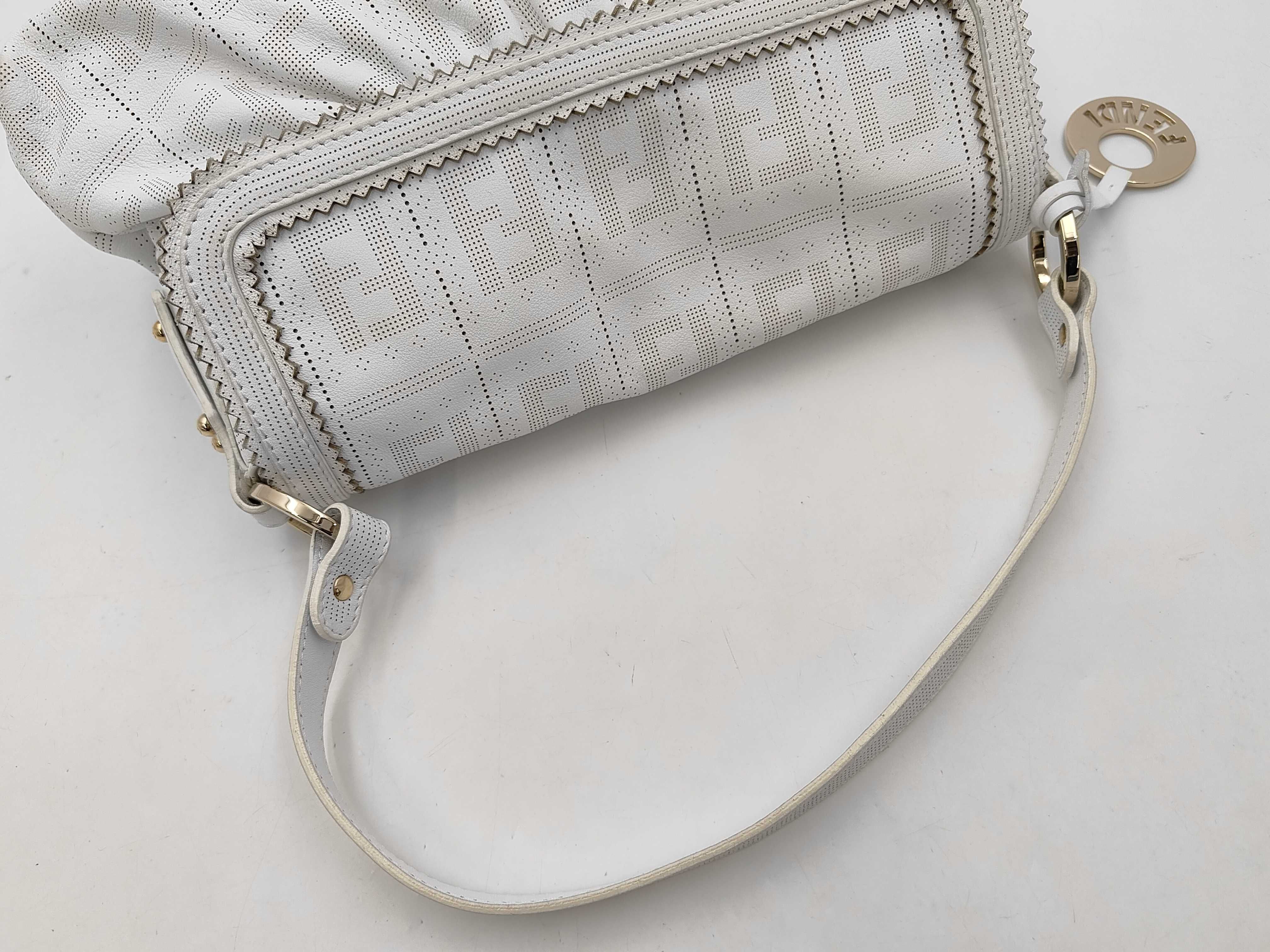 Zucca 8BR445 Hobo Chef Bag, Perforated Calfskin, White, 30x21x5cm, Shoulder Bag — view 3