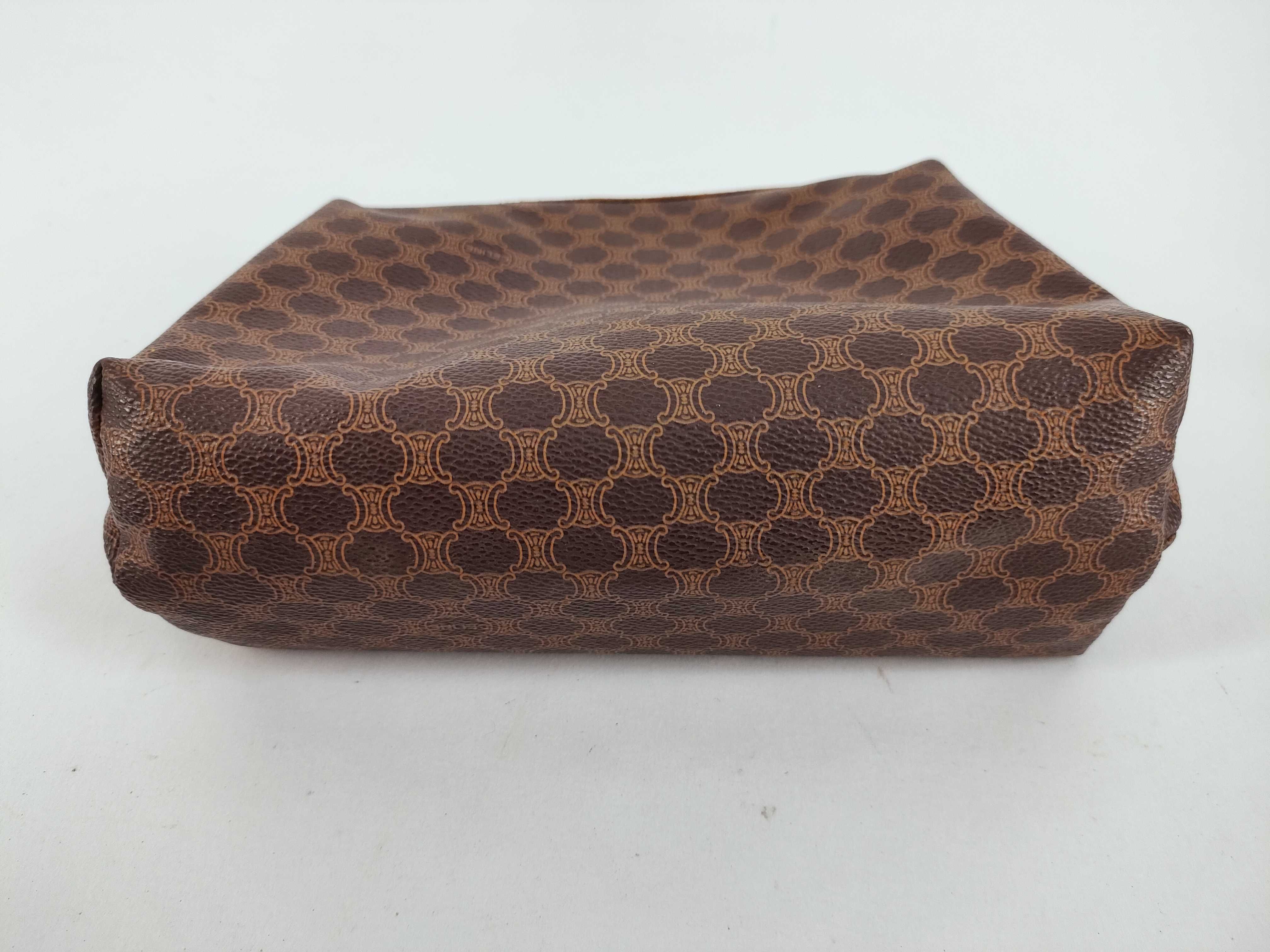 pouch — view 3