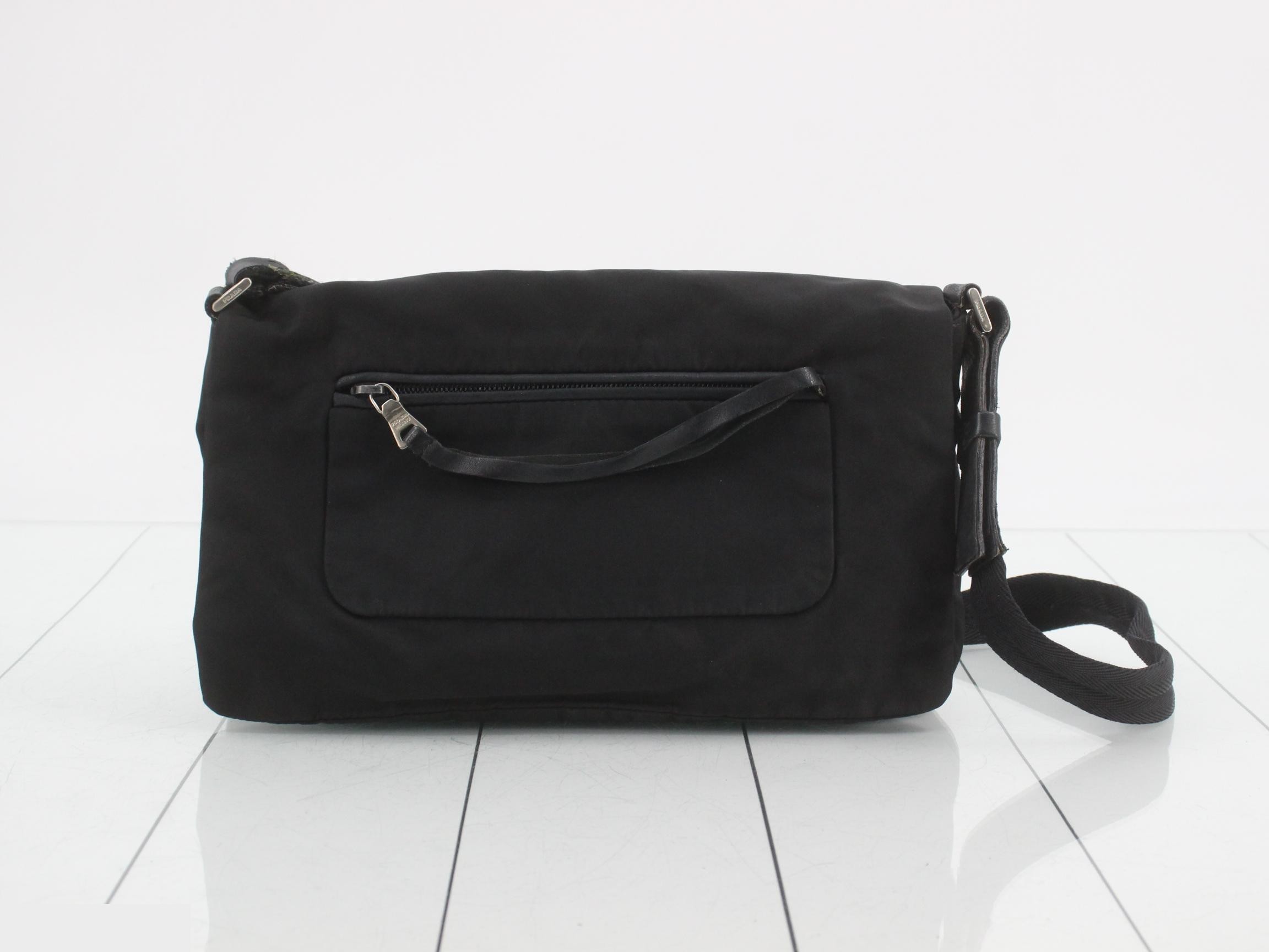 Nylon shoulder bag