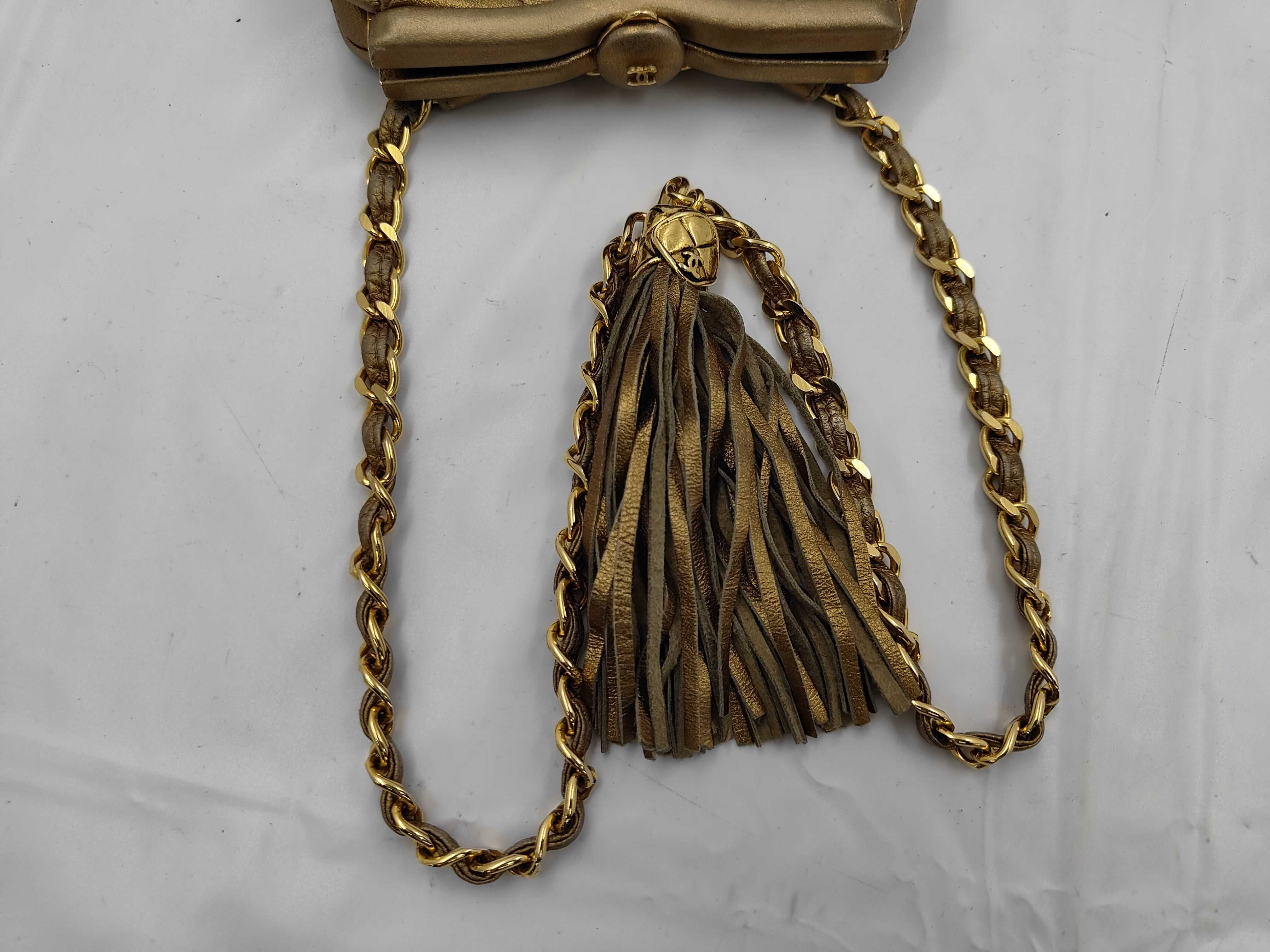 Clasp Fringe Chain Shoulder Bag — view 3