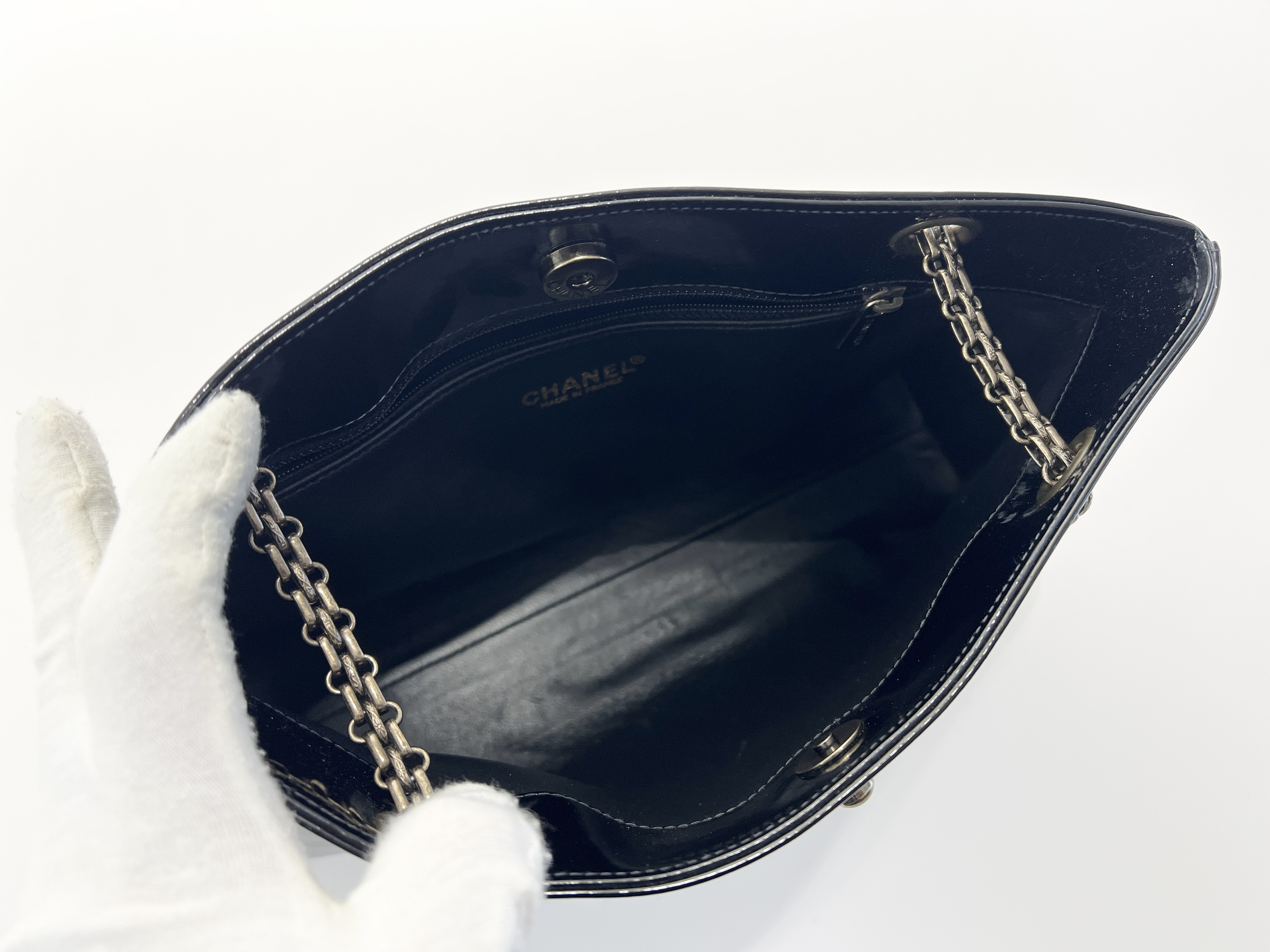 Coco Mark Enamel Patent Leather Chain Shoulder Bag (Serial Number 6) — view 4