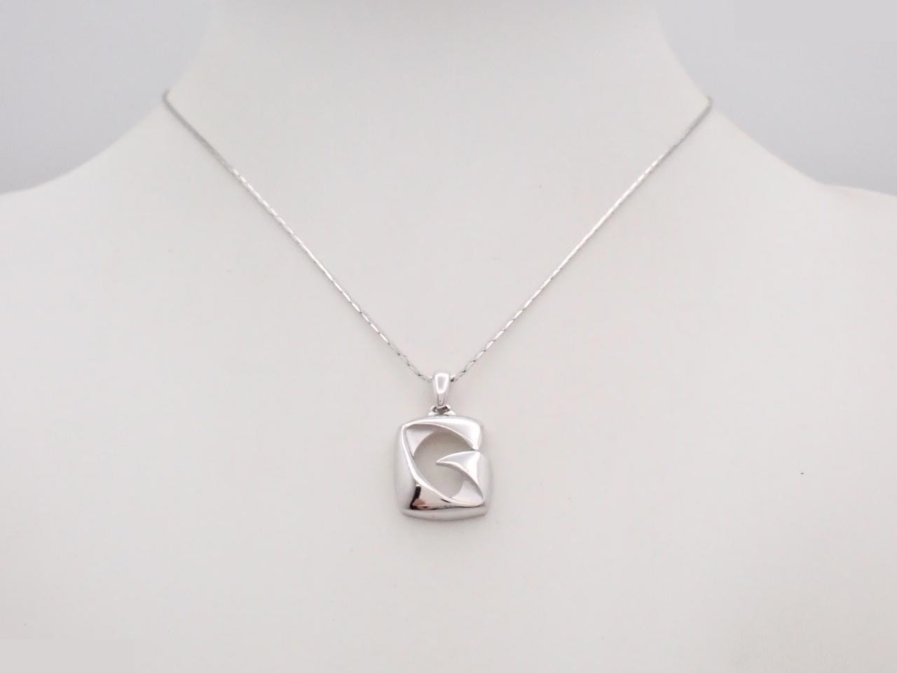 Other lines: Precious metals, necklaces, pendants, chains approximately 40cm long. — view 3