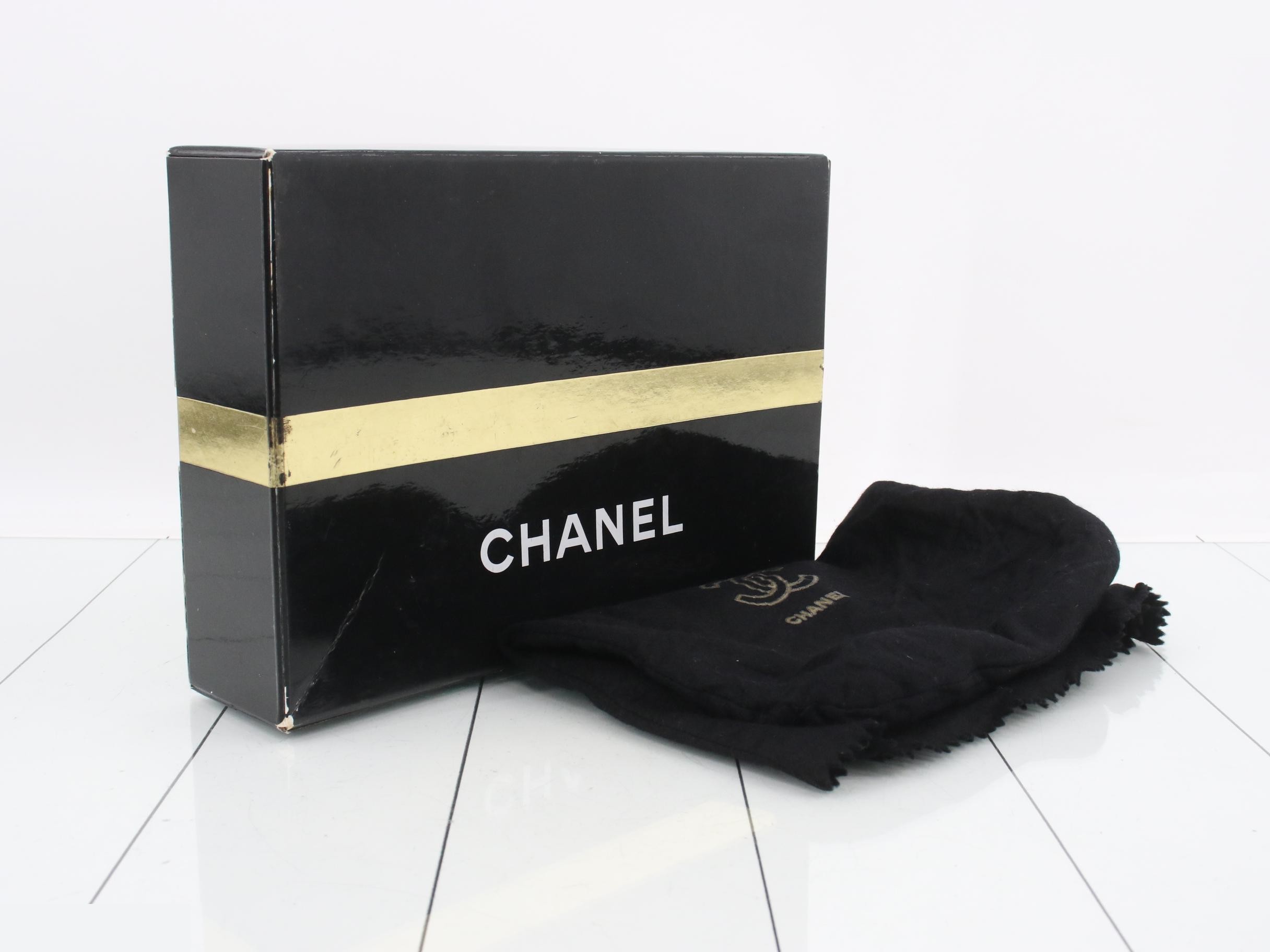 clutch with Coco Mark, lambskin, with dust bag and box. — view 7