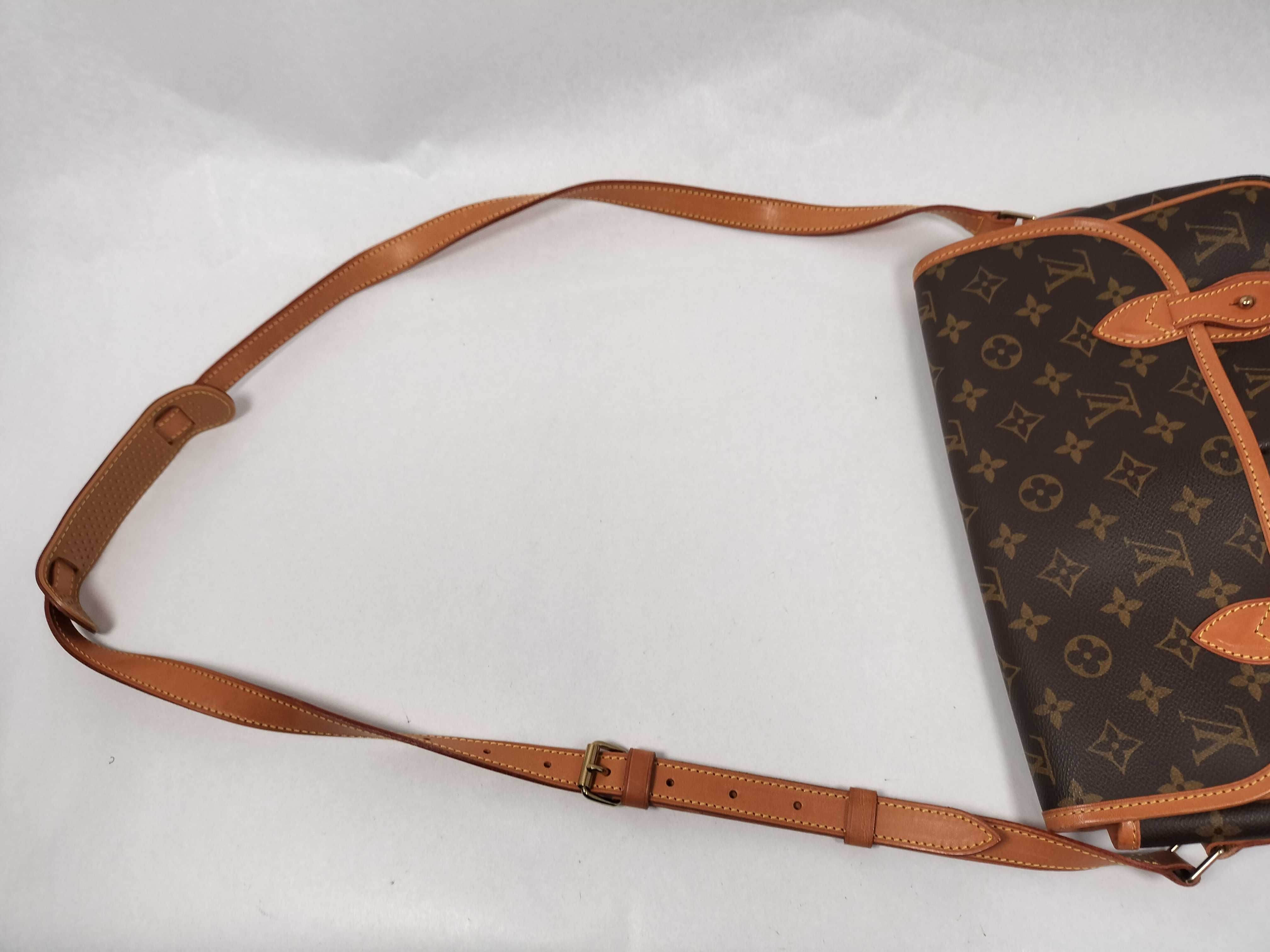 Monogram Gibeciere MM Monogram M42247 Shoulder Bag — view 3