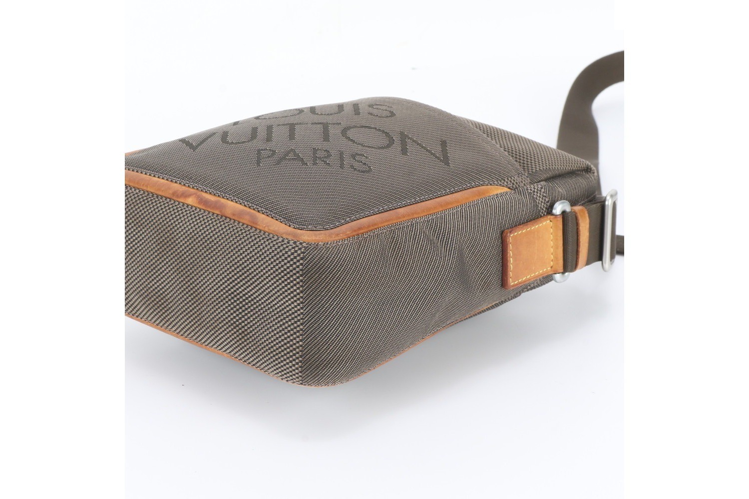 Damier Géant Citadin M93040 Leather Crossbody Messenger Bag — view 4
