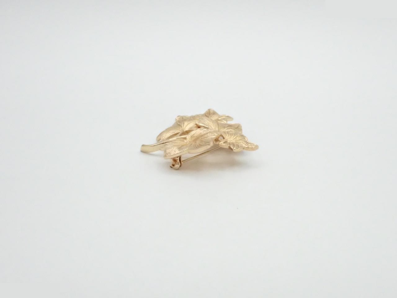 Leaf brooch — view 3