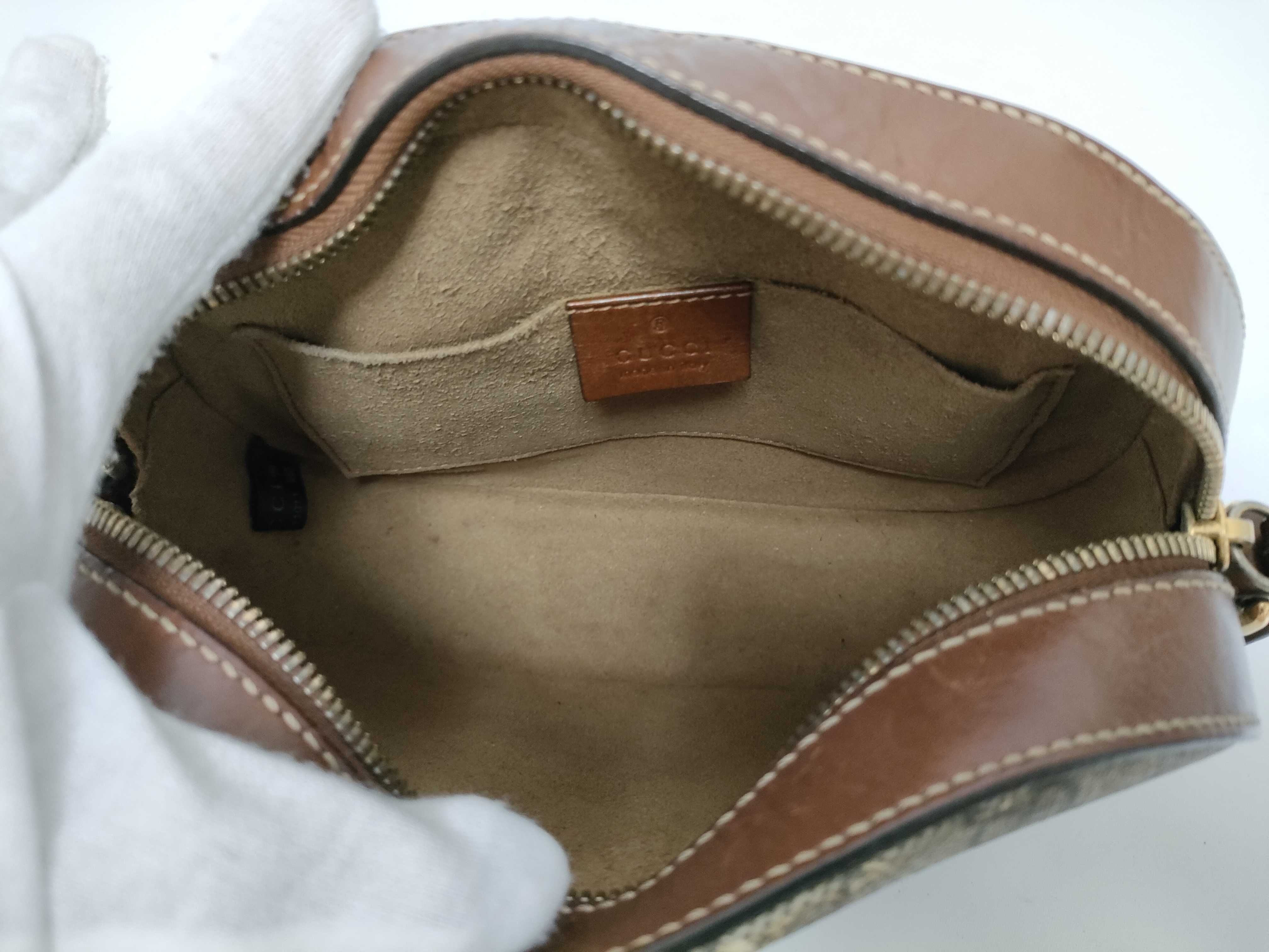 GG Supreme Shoulder Bag — view 11