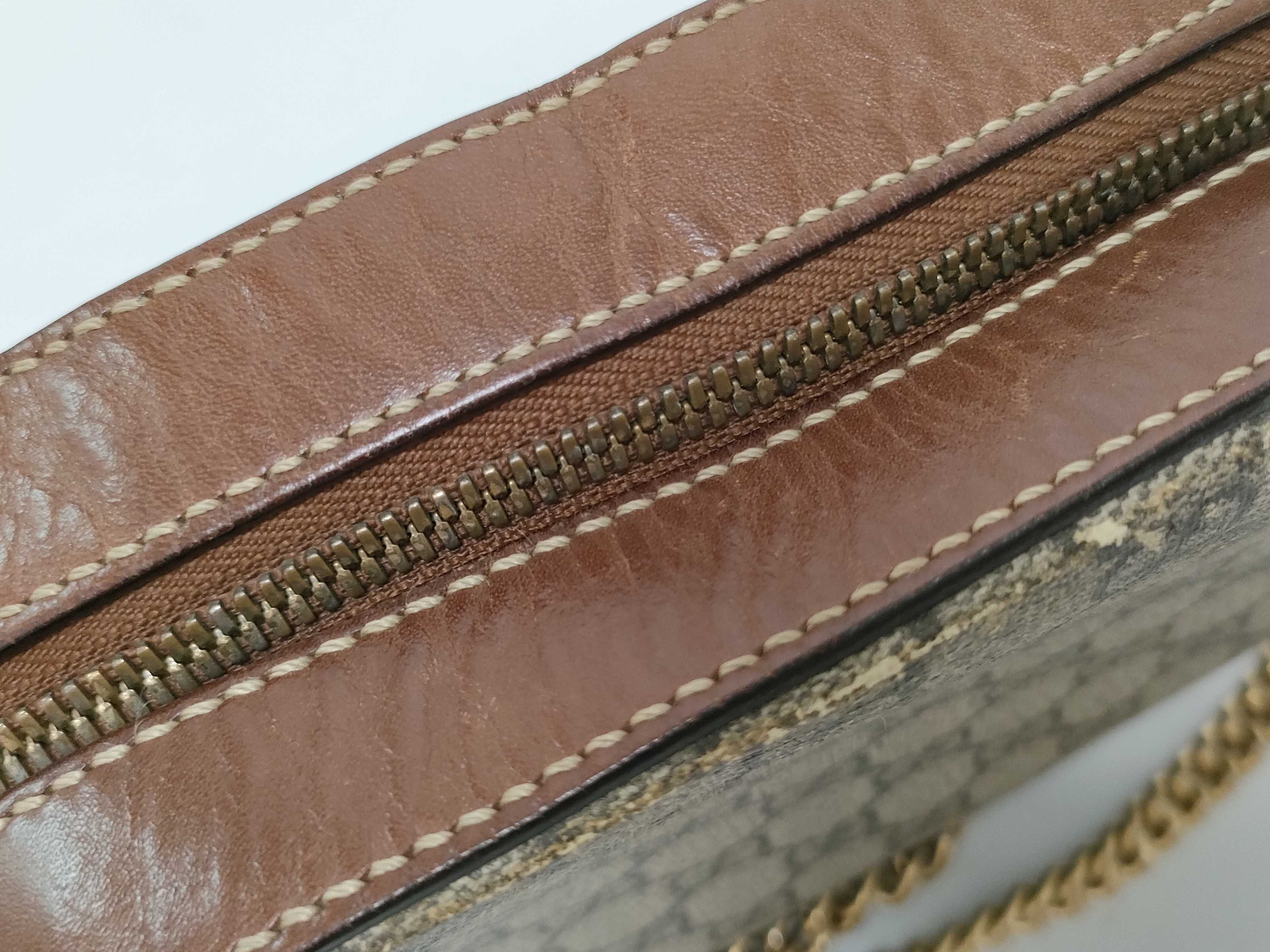 GG Supreme Shoulder Bag — view 8