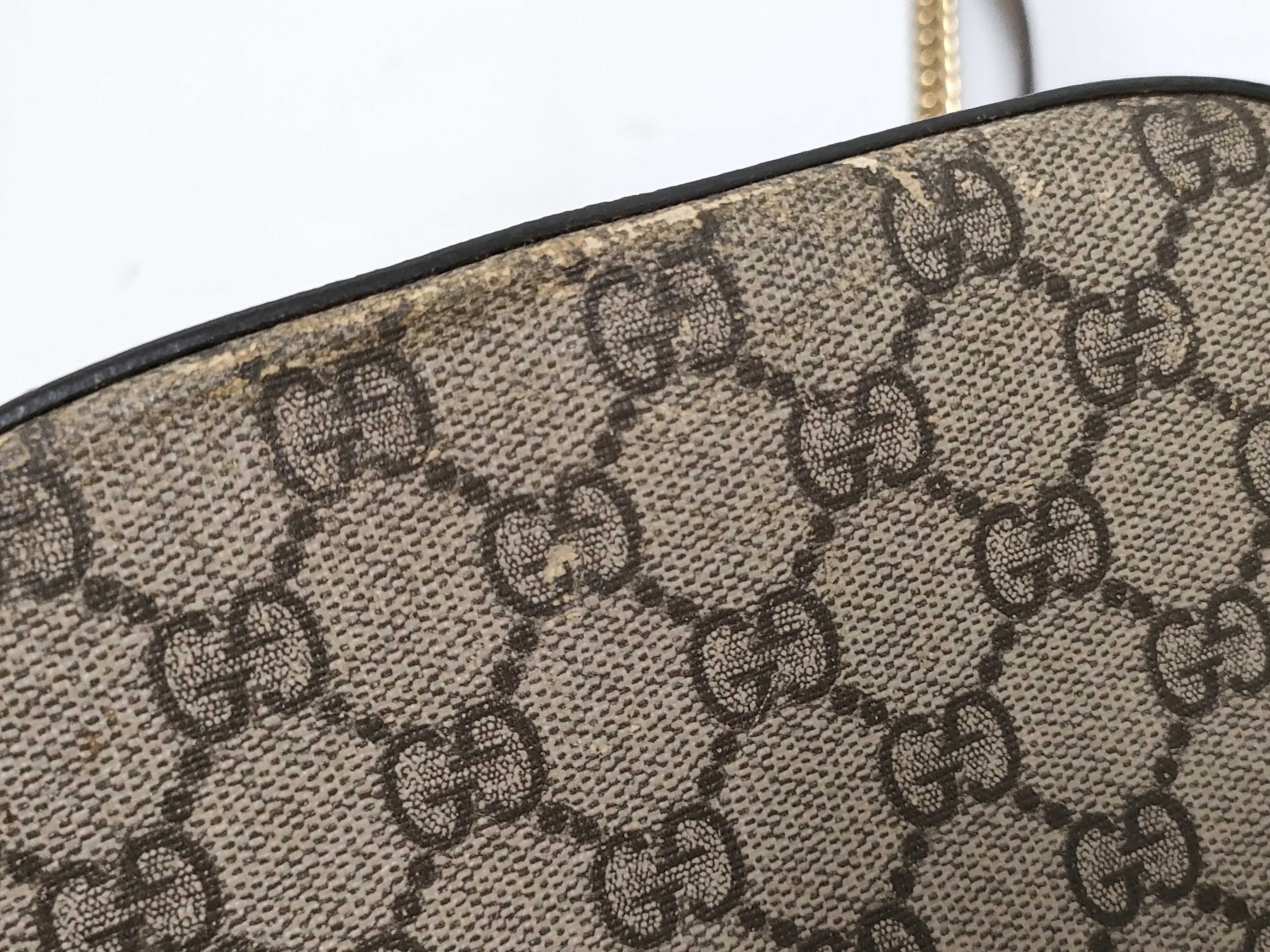 GG Supreme Shoulder Bag — view 9
