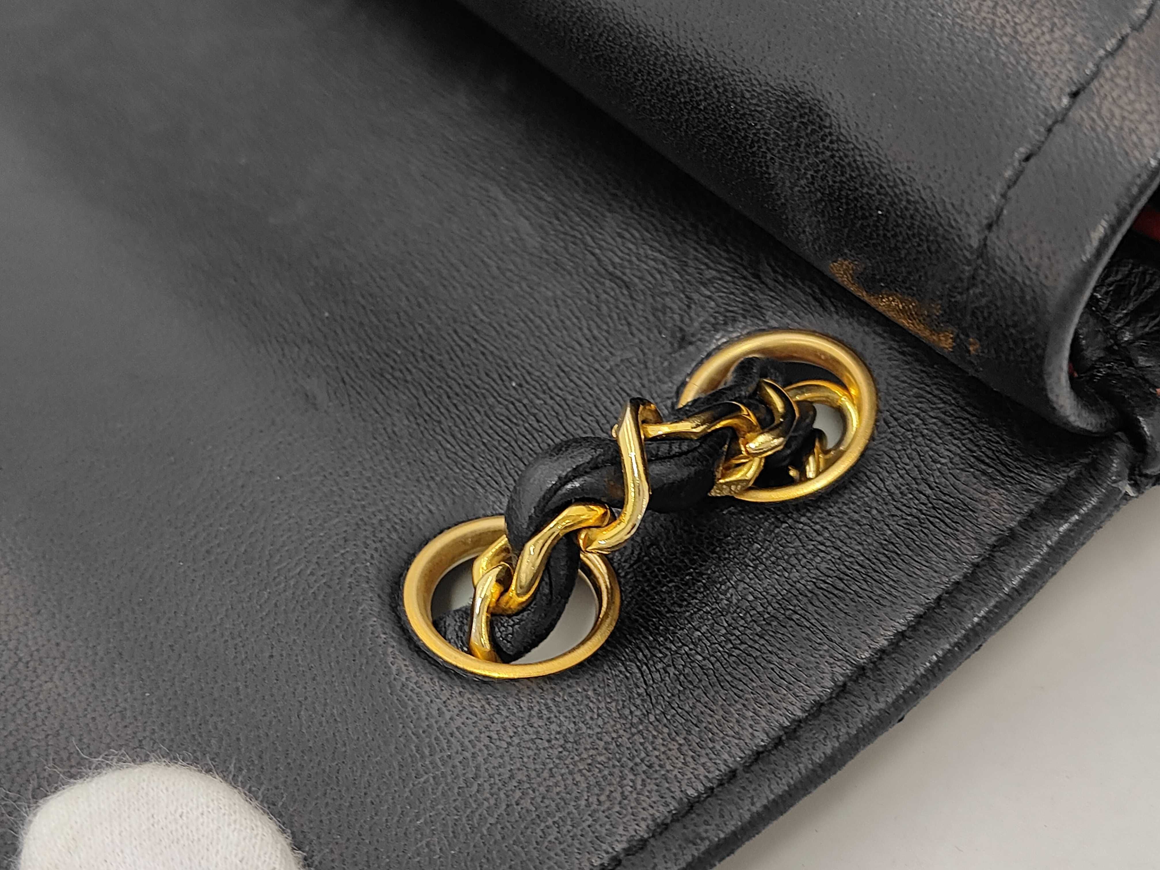 Matelassé Double Flap 25 Black Shoulder Bag — view 5