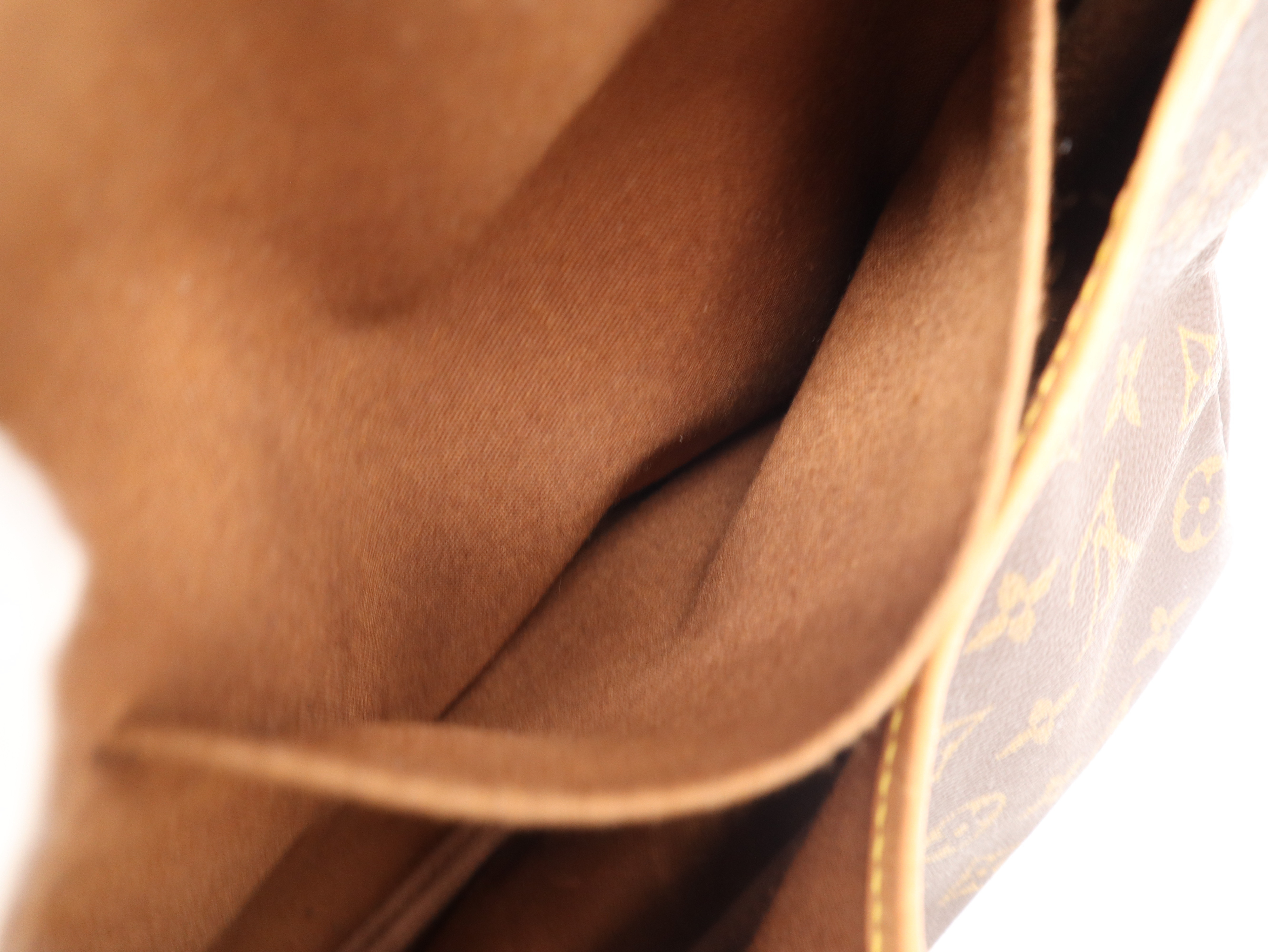 M42254 Monogram Saumur 35 Shoulder Bag — view 14