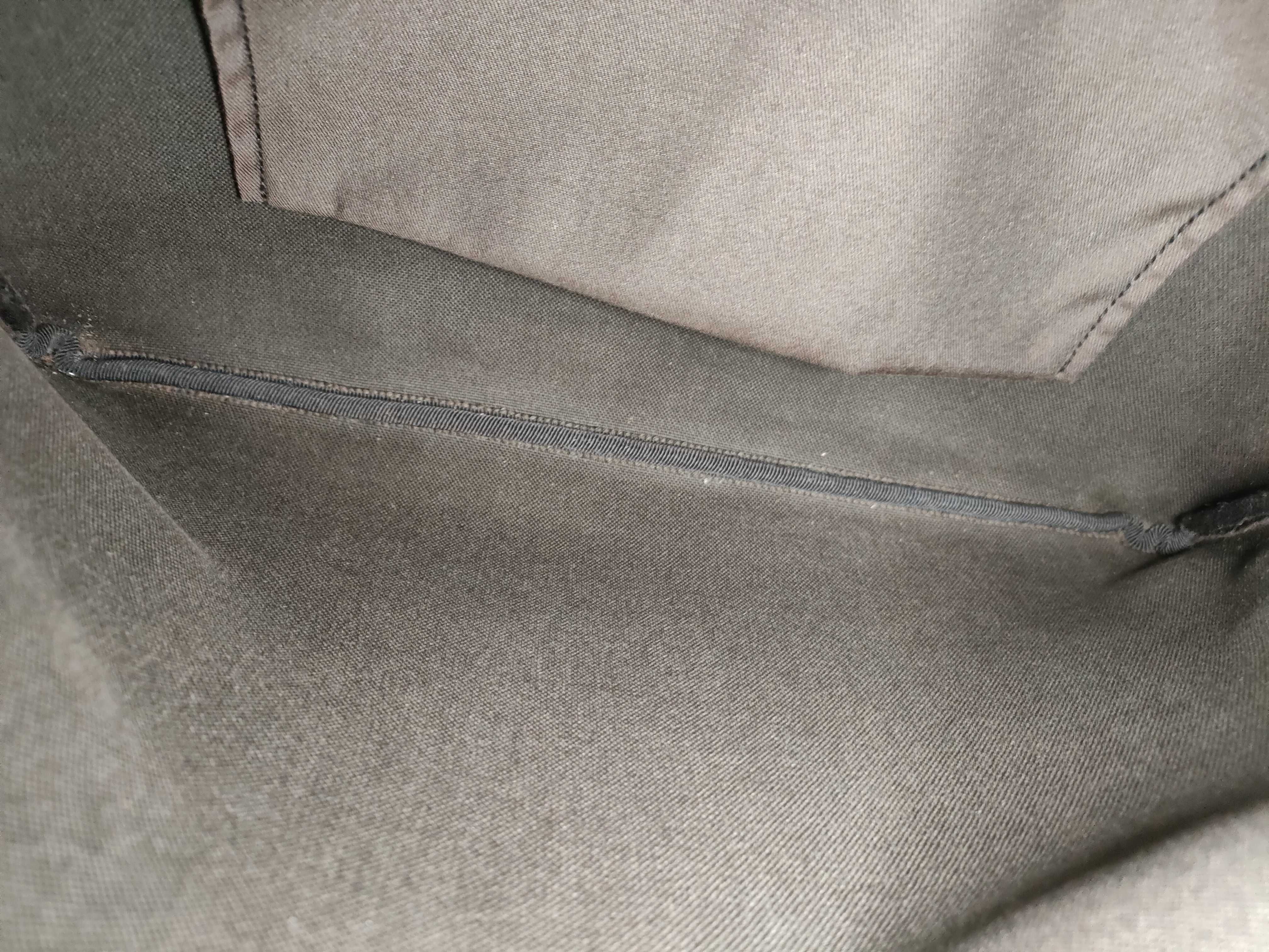 GG Supreme Canvas Shoulder Bag — view 10