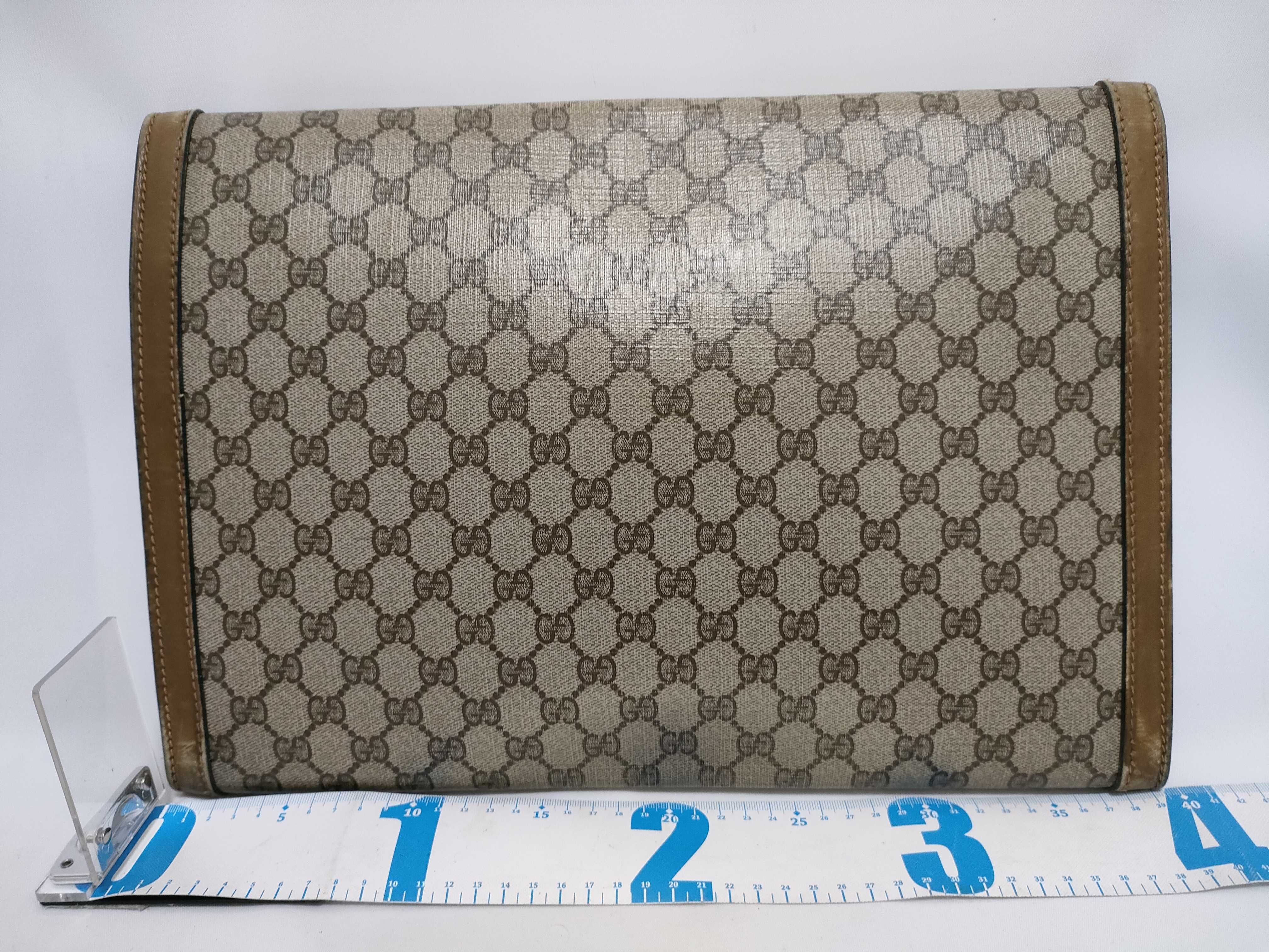GG Supreme Clutch Bag — view 2