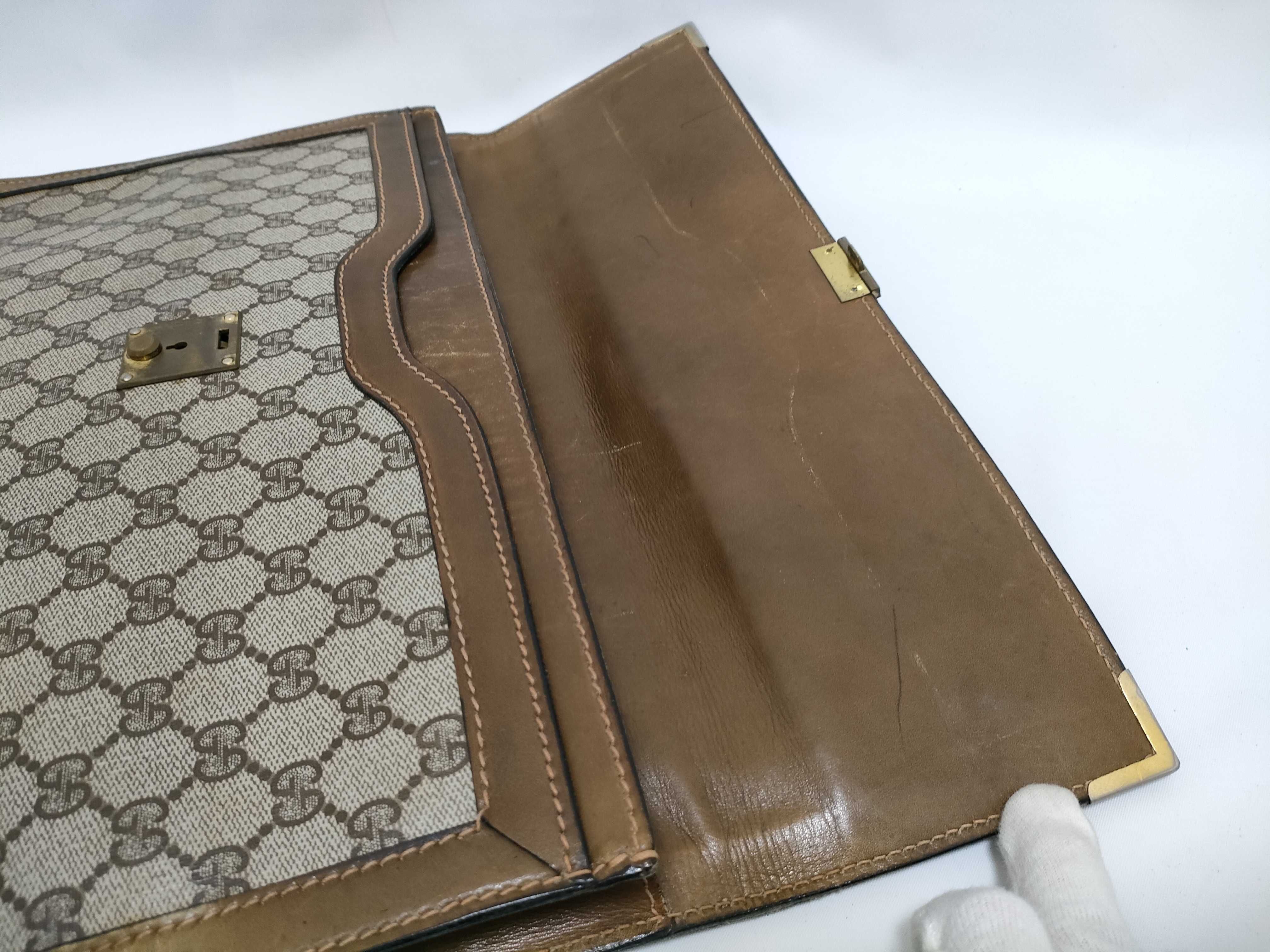 GG Supreme Clutch Bag — view 5