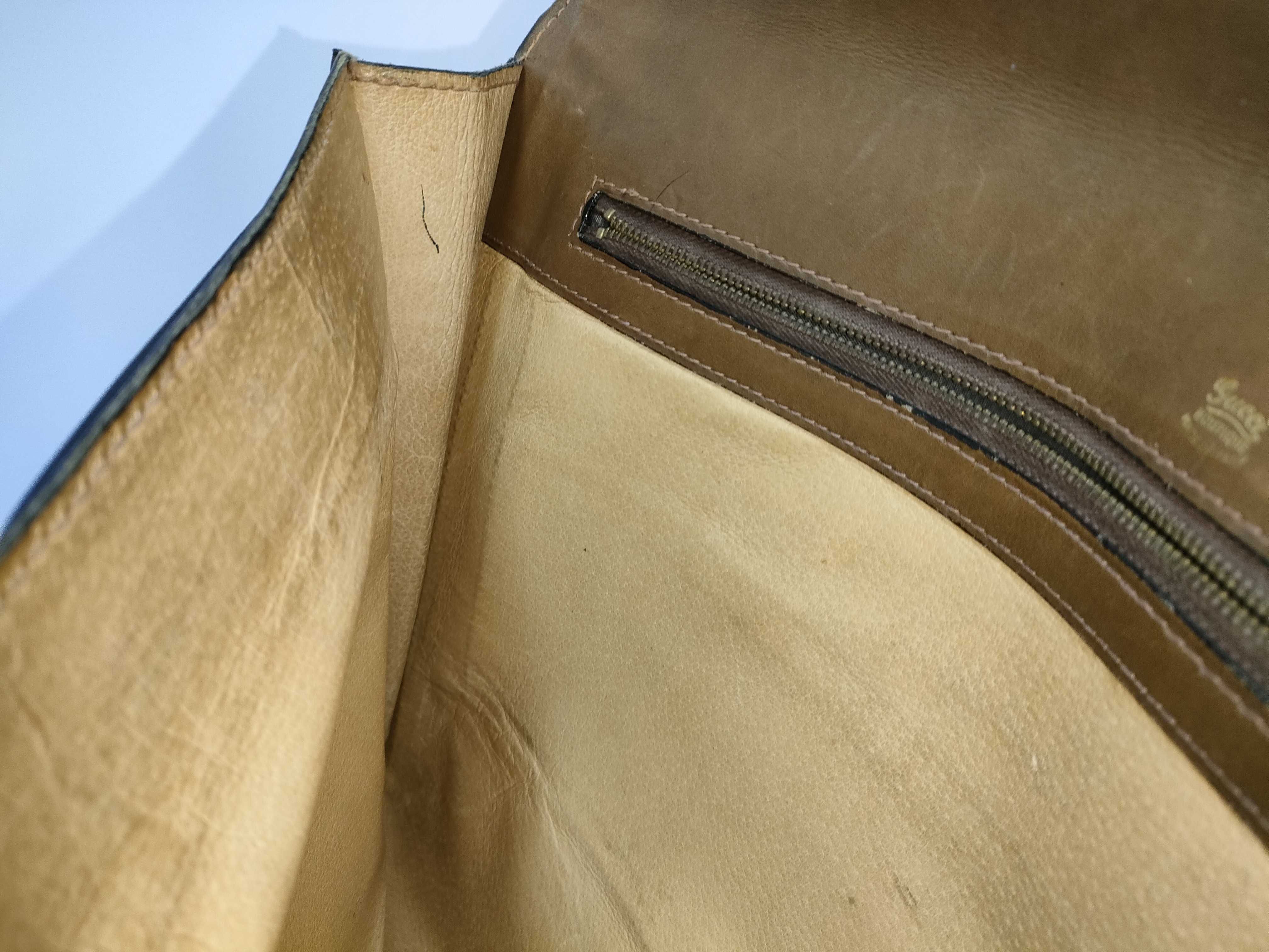 GG Supreme Clutch Bag — view 6