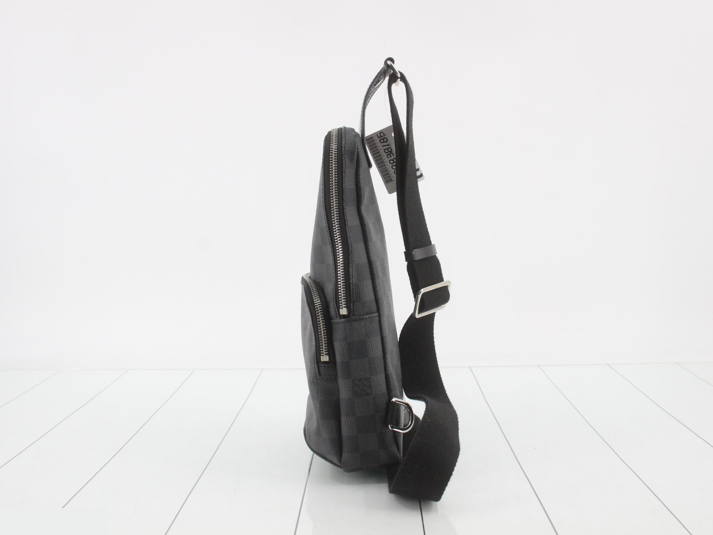 Avenue Sling Bag Body Bag — view 3