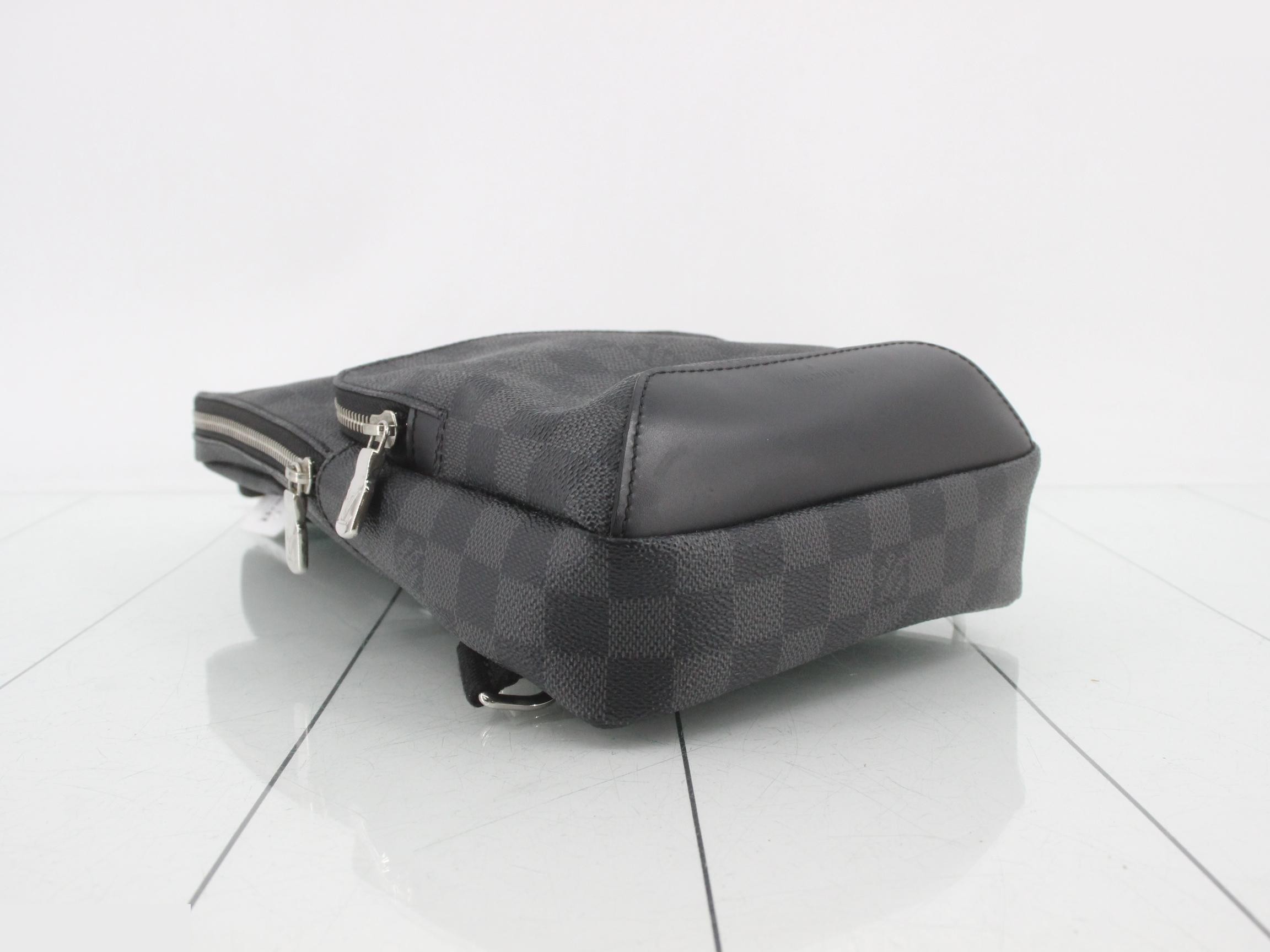 Avenue Sling Bag Body Bag — view 5