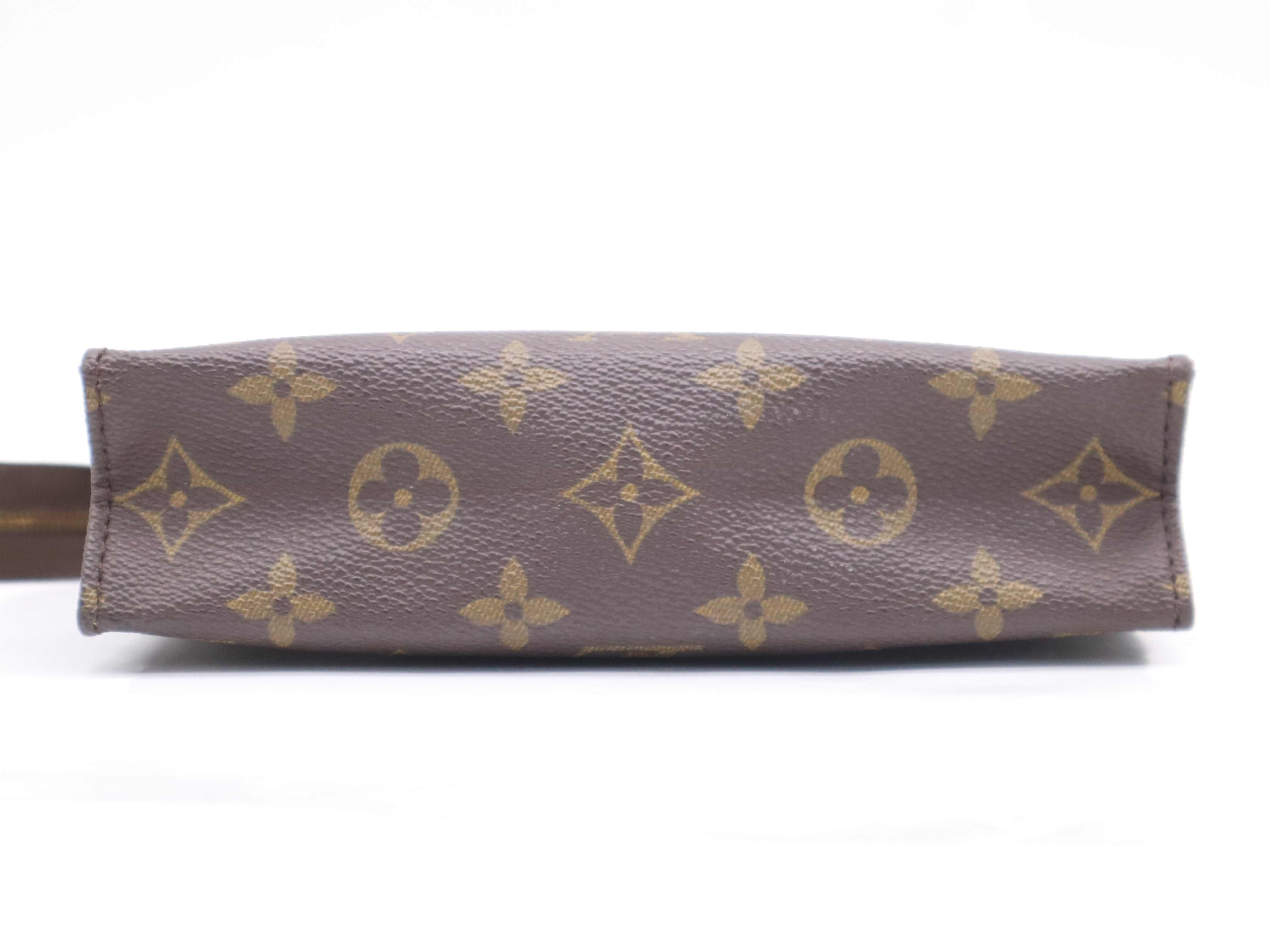 M47544 Monogram Pochette Toilette 19 Pouch — view 4