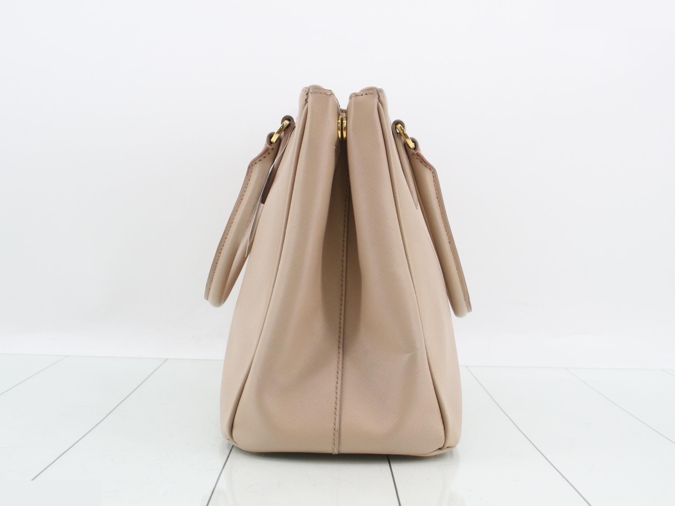 handbag — view 3