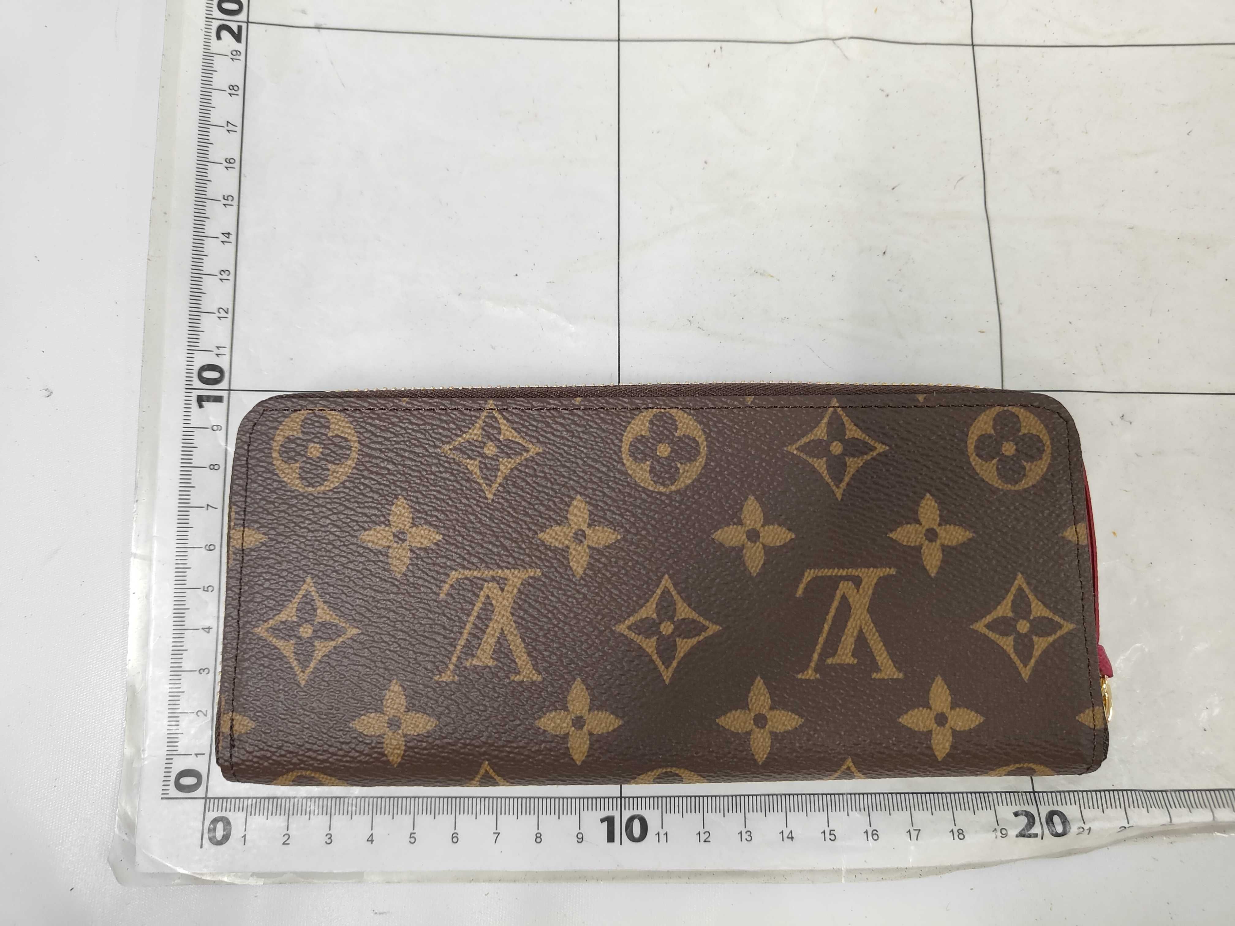 Monogram M60742 Portefeuille Clemence Fuchsia Wallet — view 2