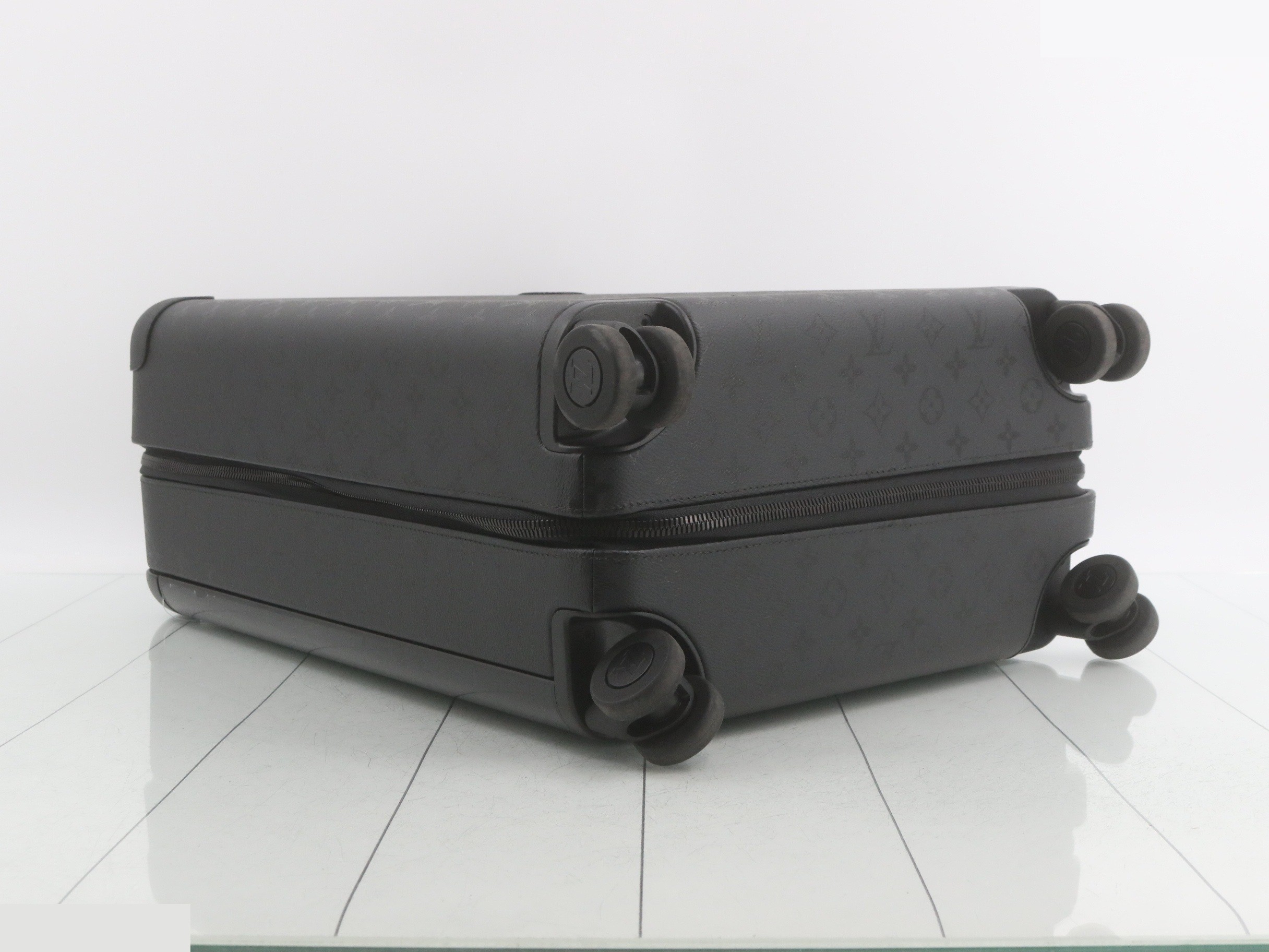 Monogram Midnight Horizon 55 — view 5