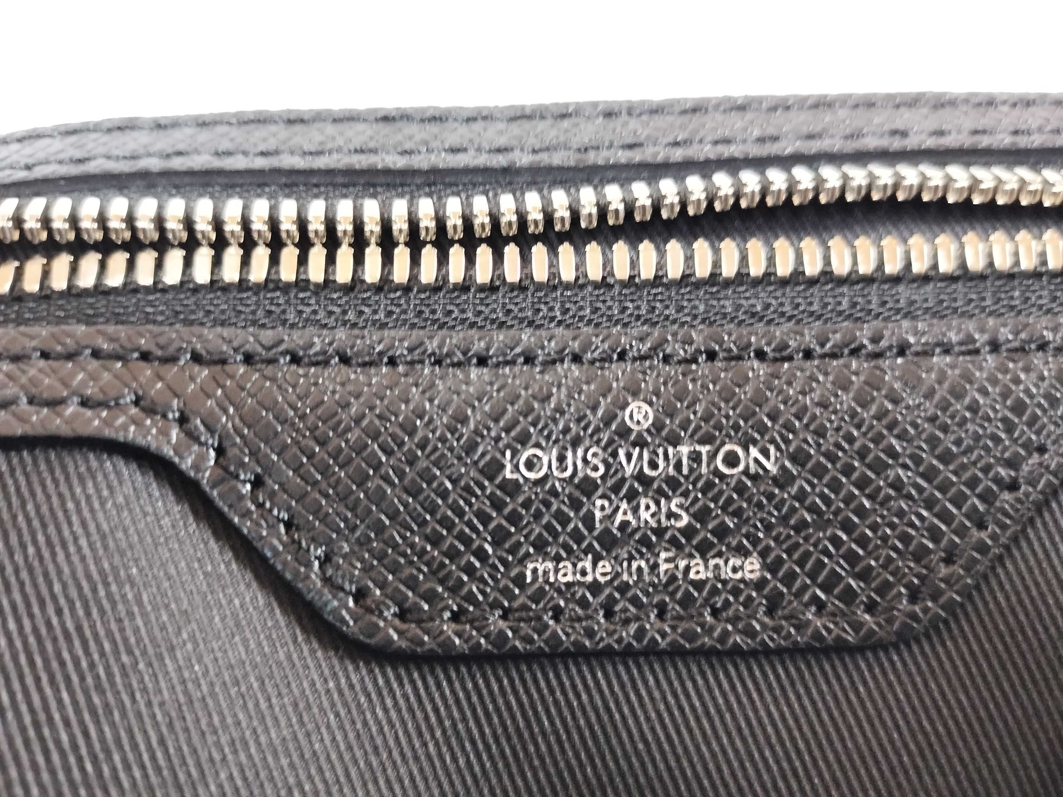 LOUISVUITTON Taigarama Boston Bag M53763 Black Boston Bag — view 11