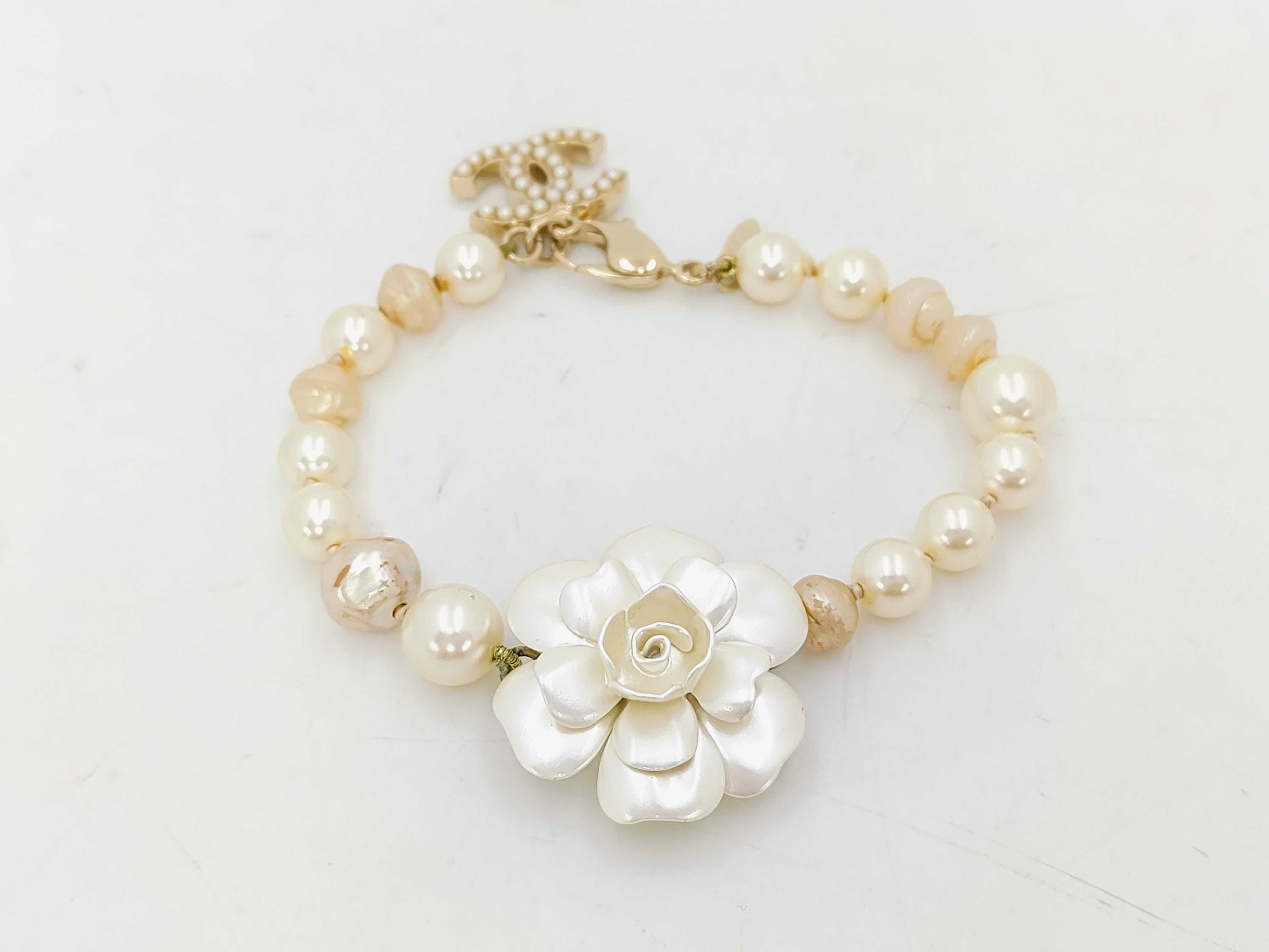 Pearl Bracelet/Bangle (Wrist circumference approx. 19.5cm)