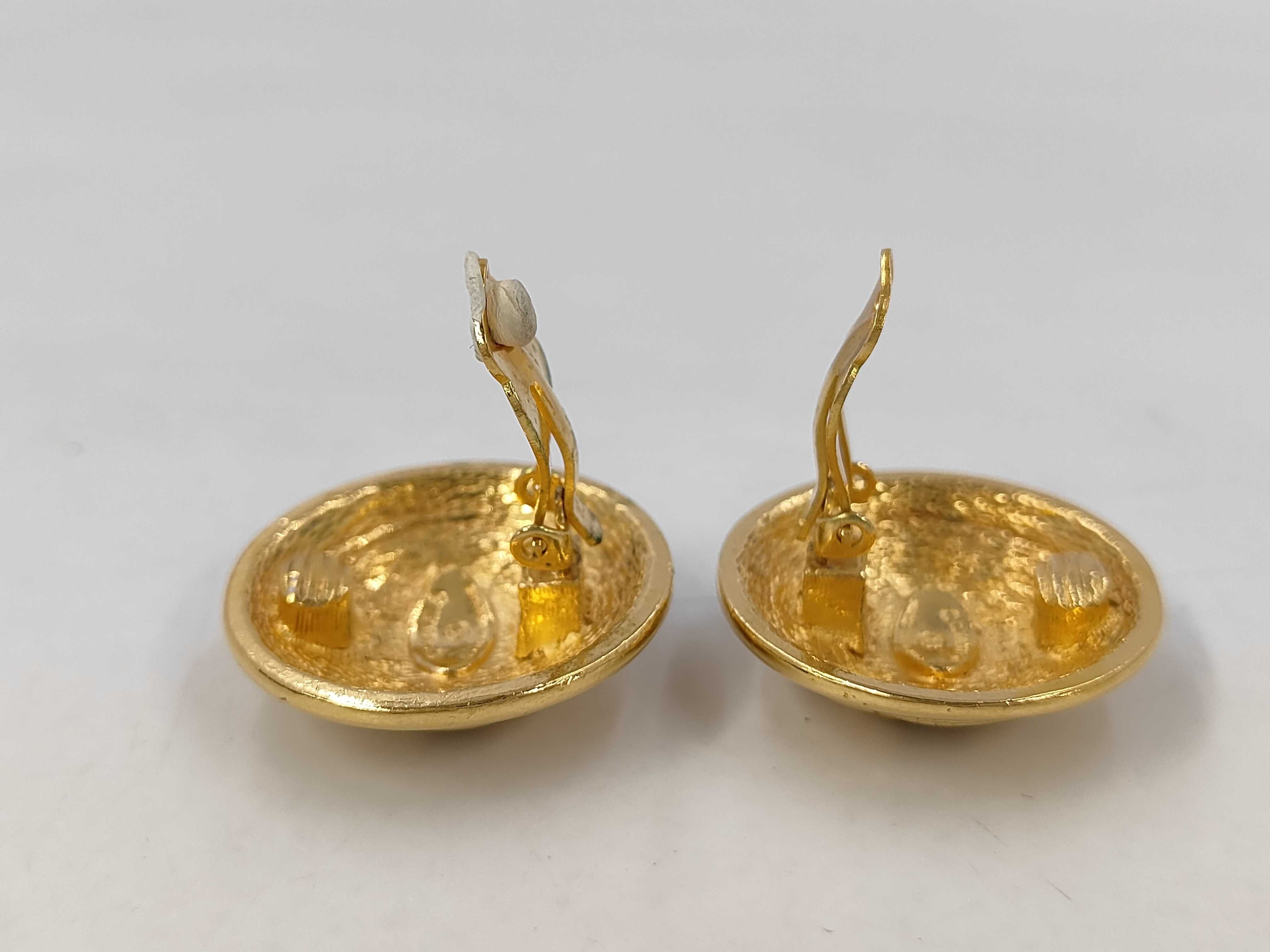 Matelassé Chanel Coco Mark Matelassé Round Gold Yg Earrings — view 3
