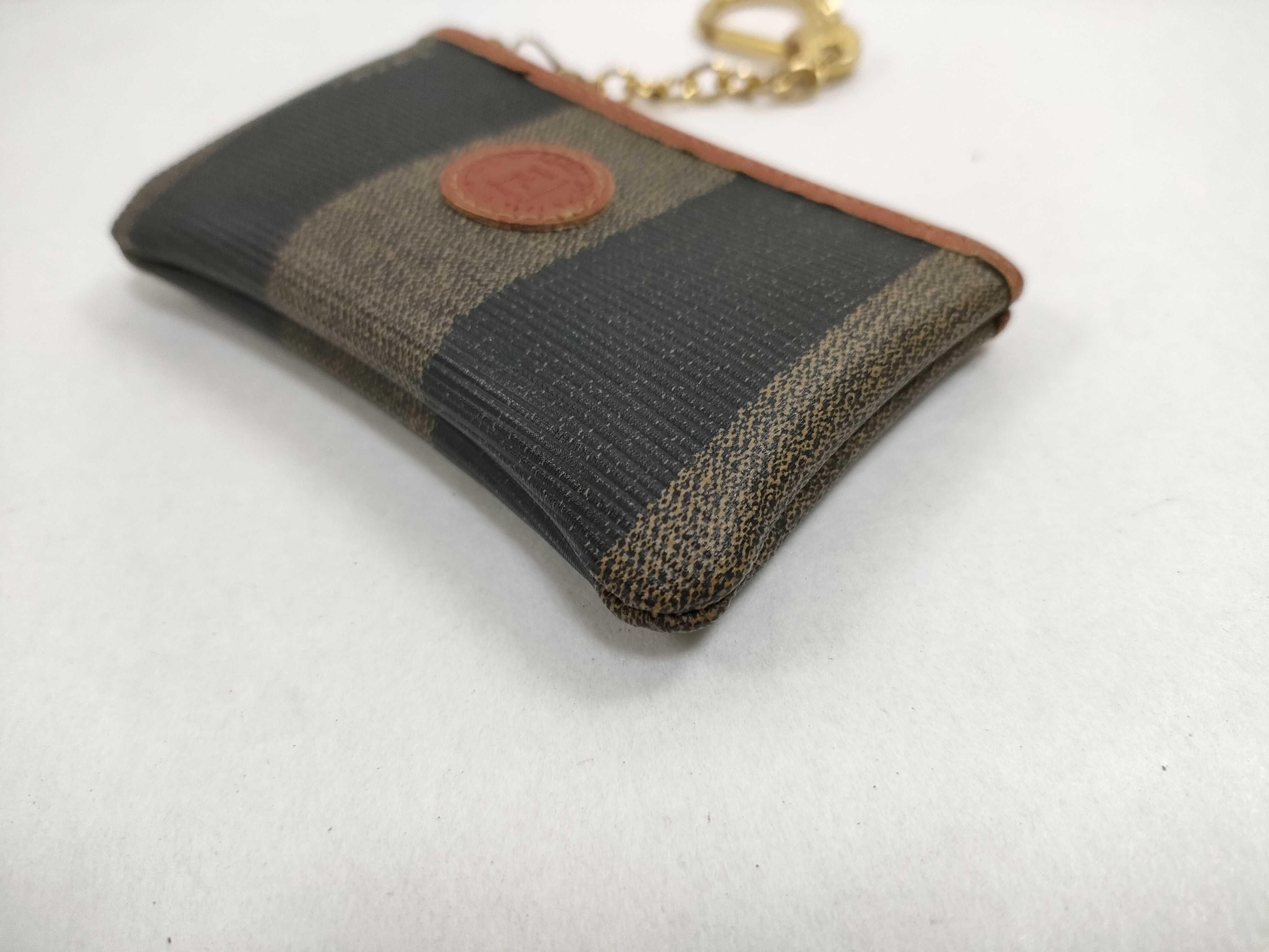 coin case — view 3