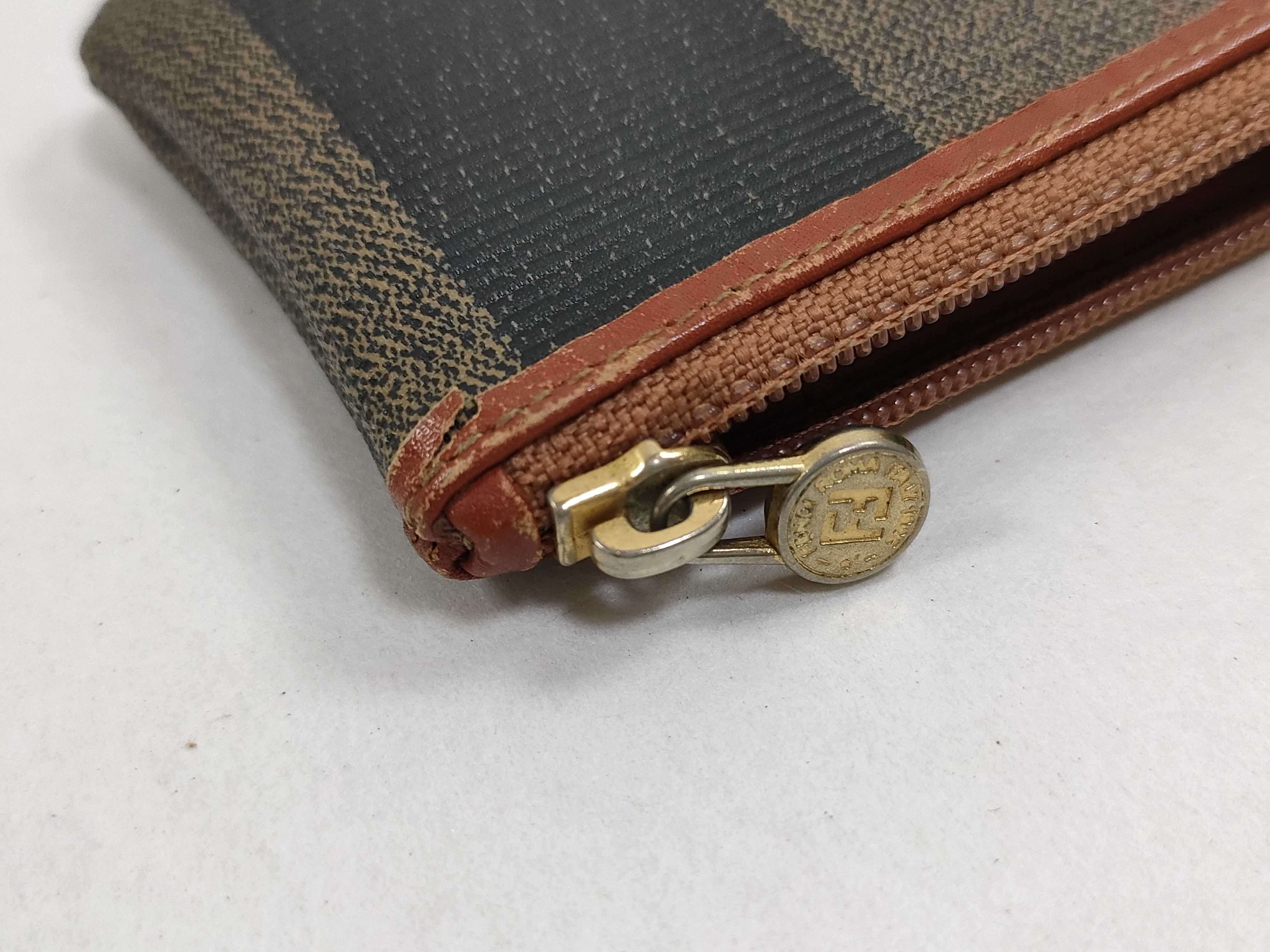 coin case — view 10