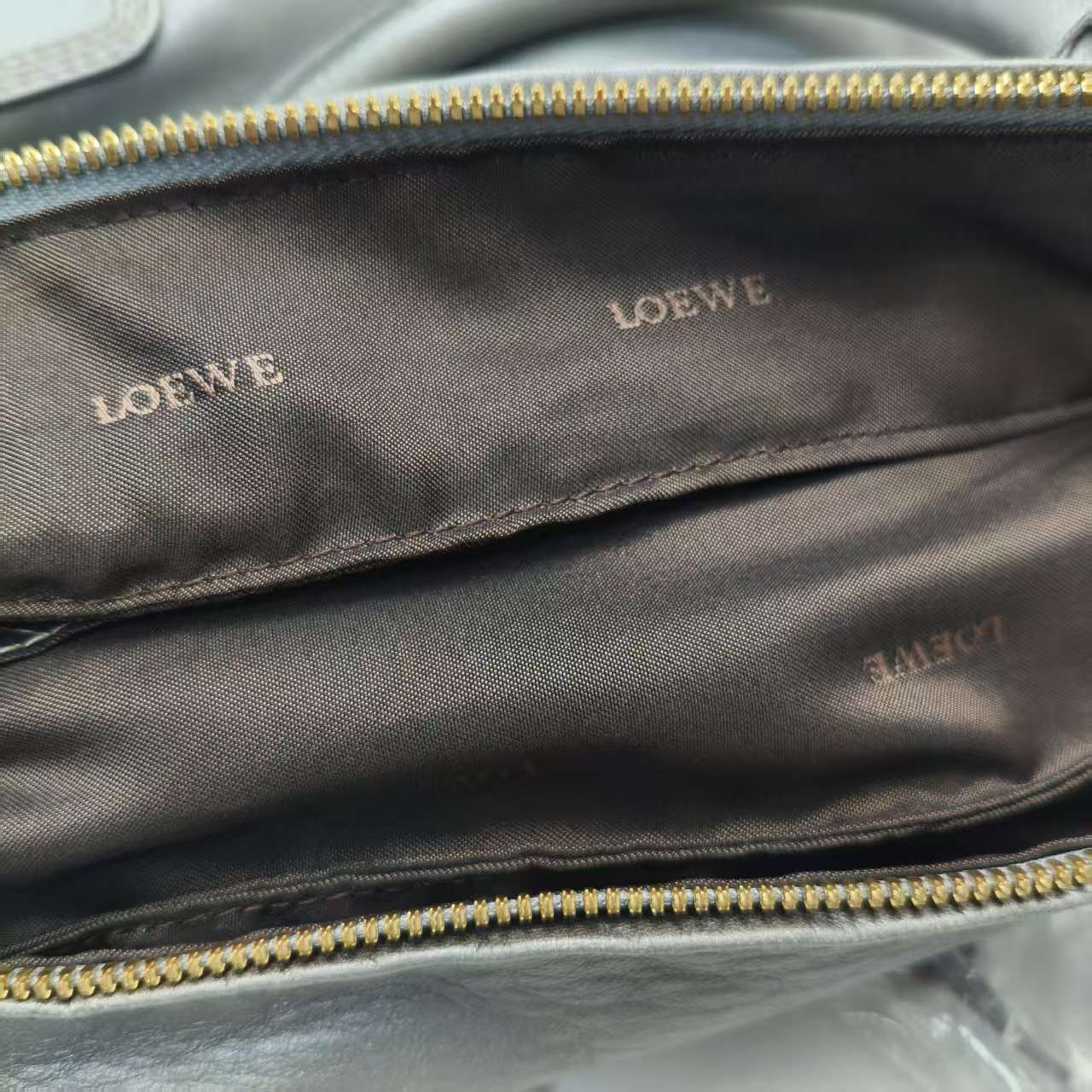 【*Shipped from: China*】LOEWE Leather Handbag — view 10