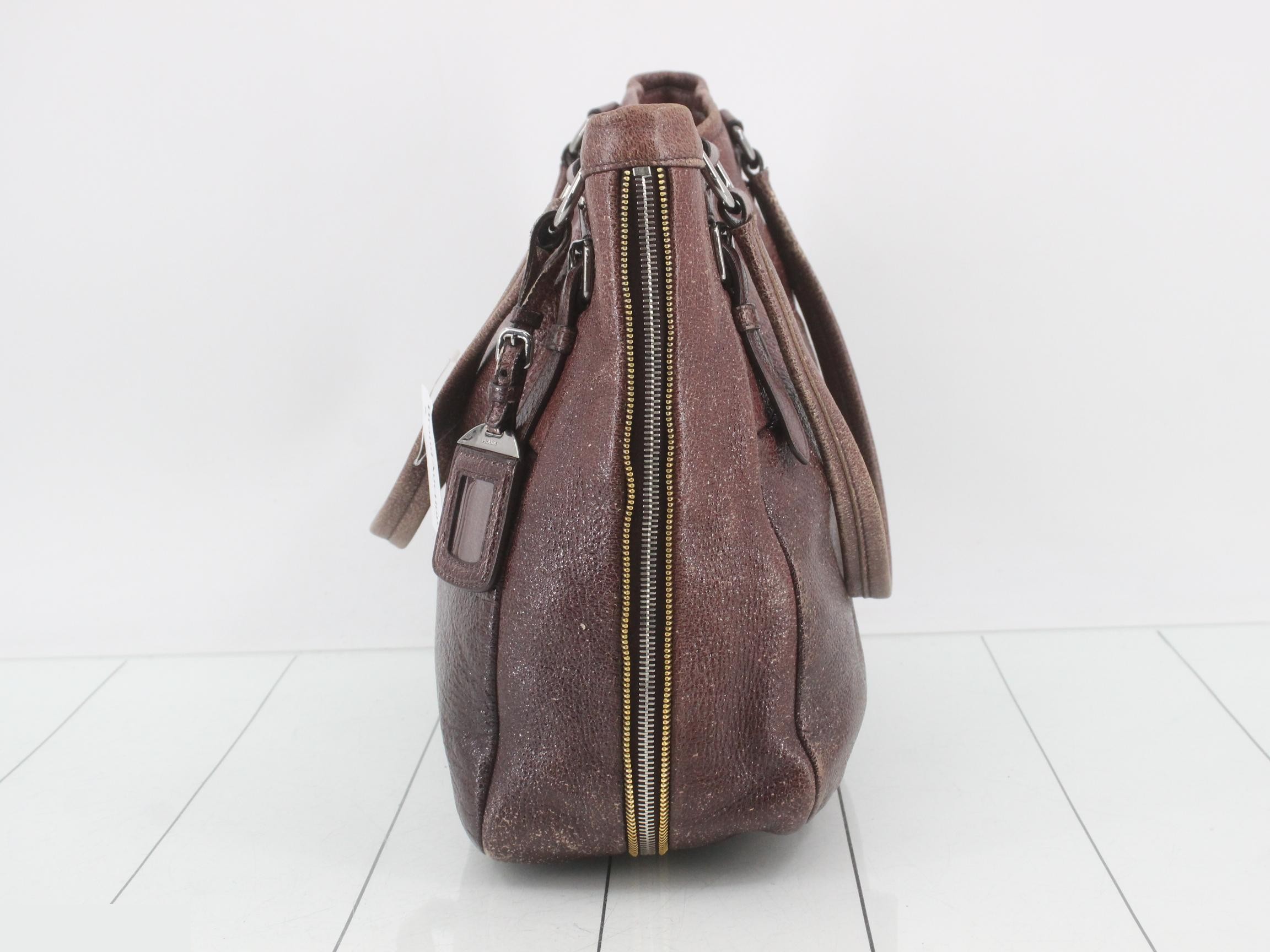 Vintage-style leather handbag — view 3