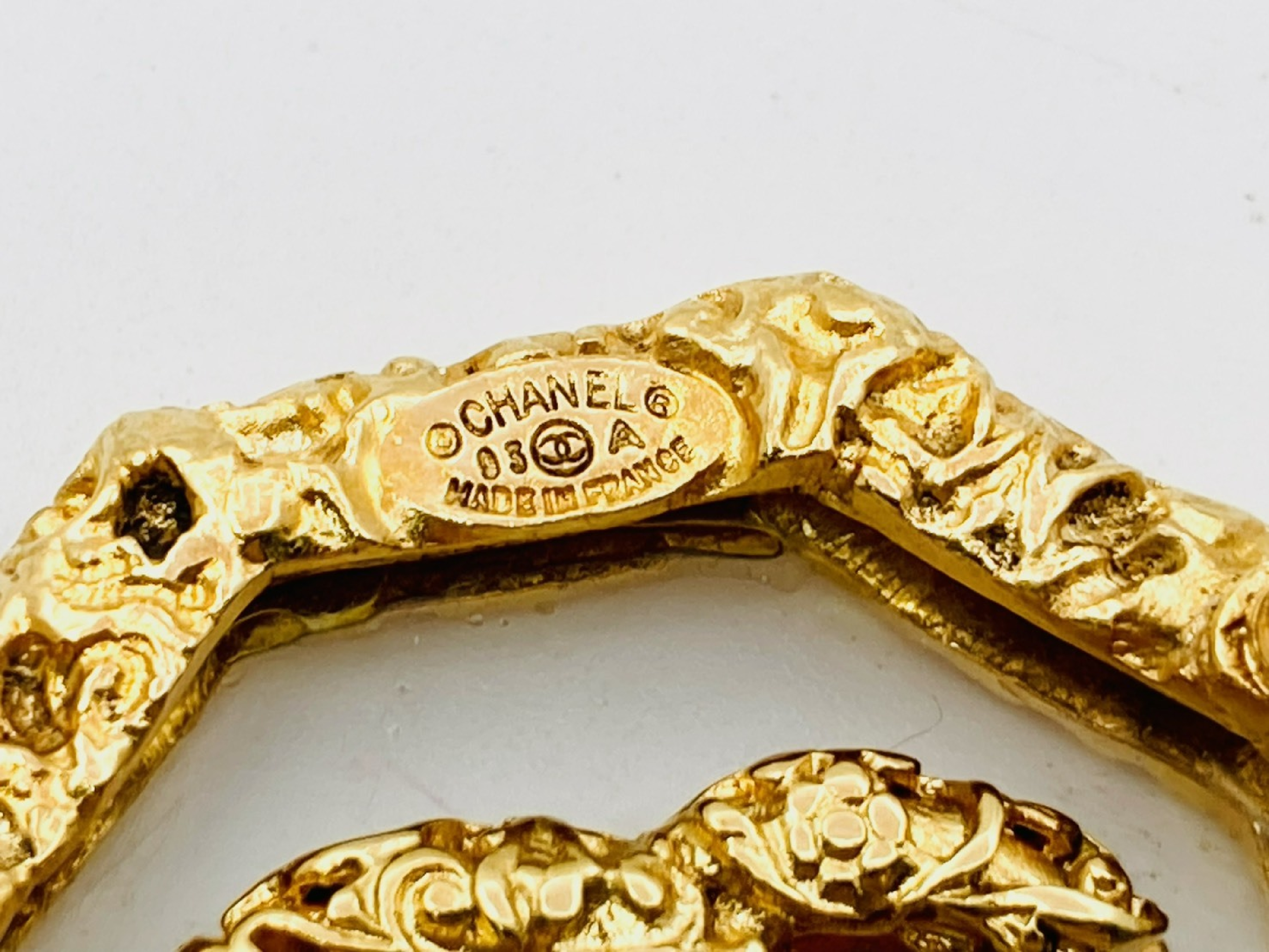 Coco Mark Lava Octagon Brooch 93A Clear x Gold Brooch — view 4