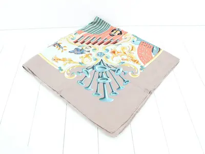 Carre 90 Scarf