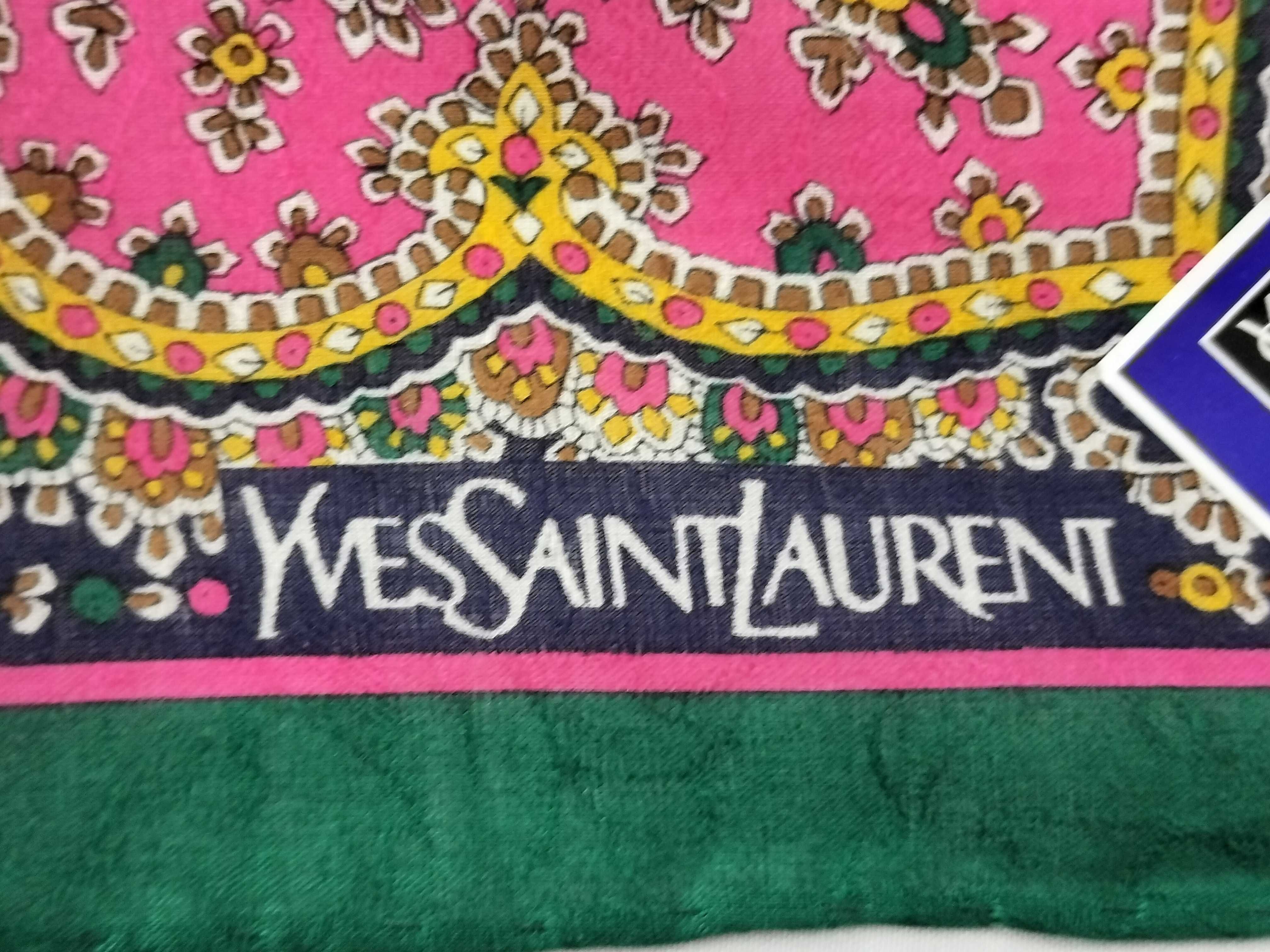 handkerchief/scarf with sticker, paisley pattern, green, and other accessories. — view 3