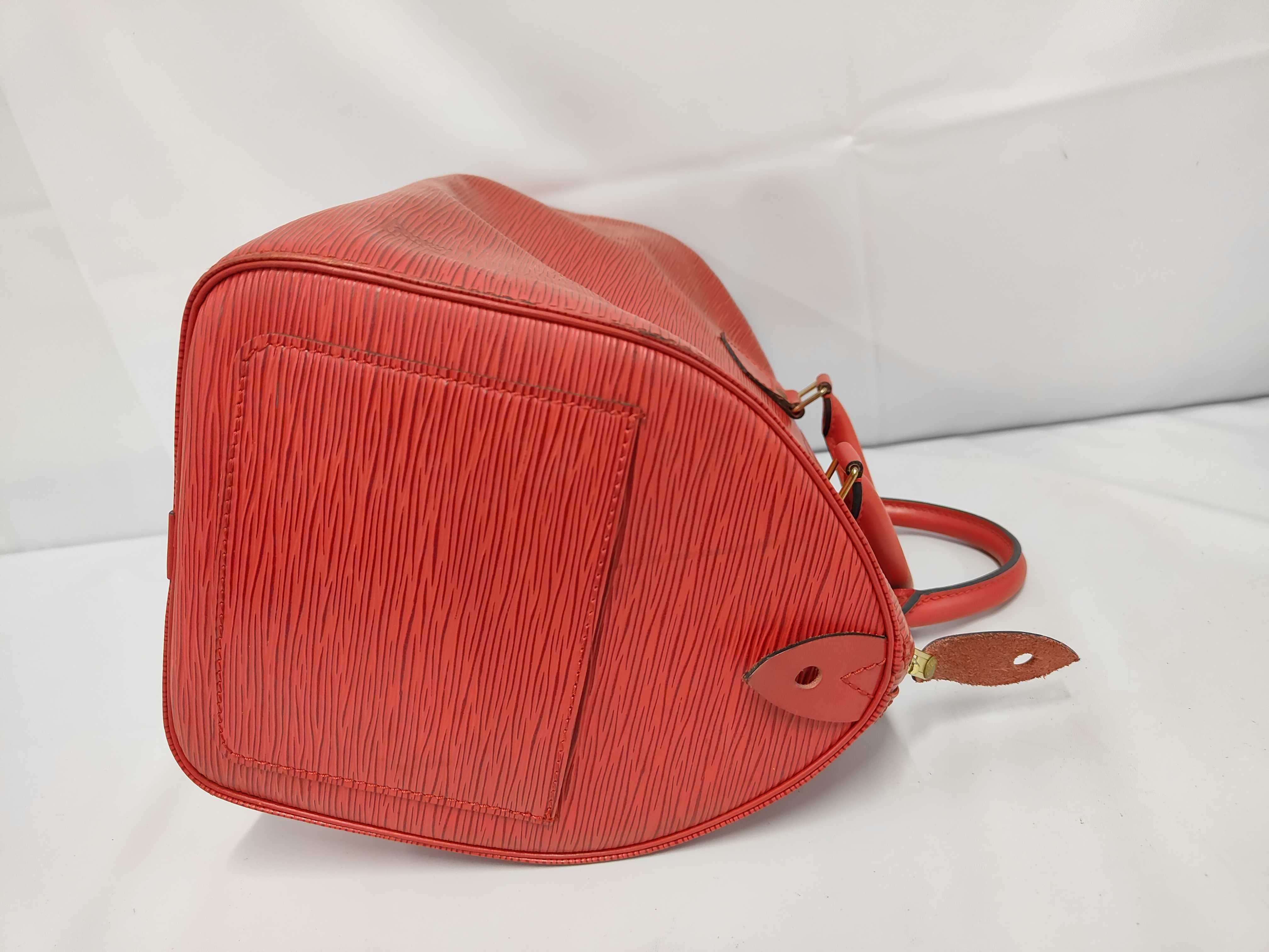 LV Epi Red Speedy Bag — view 11