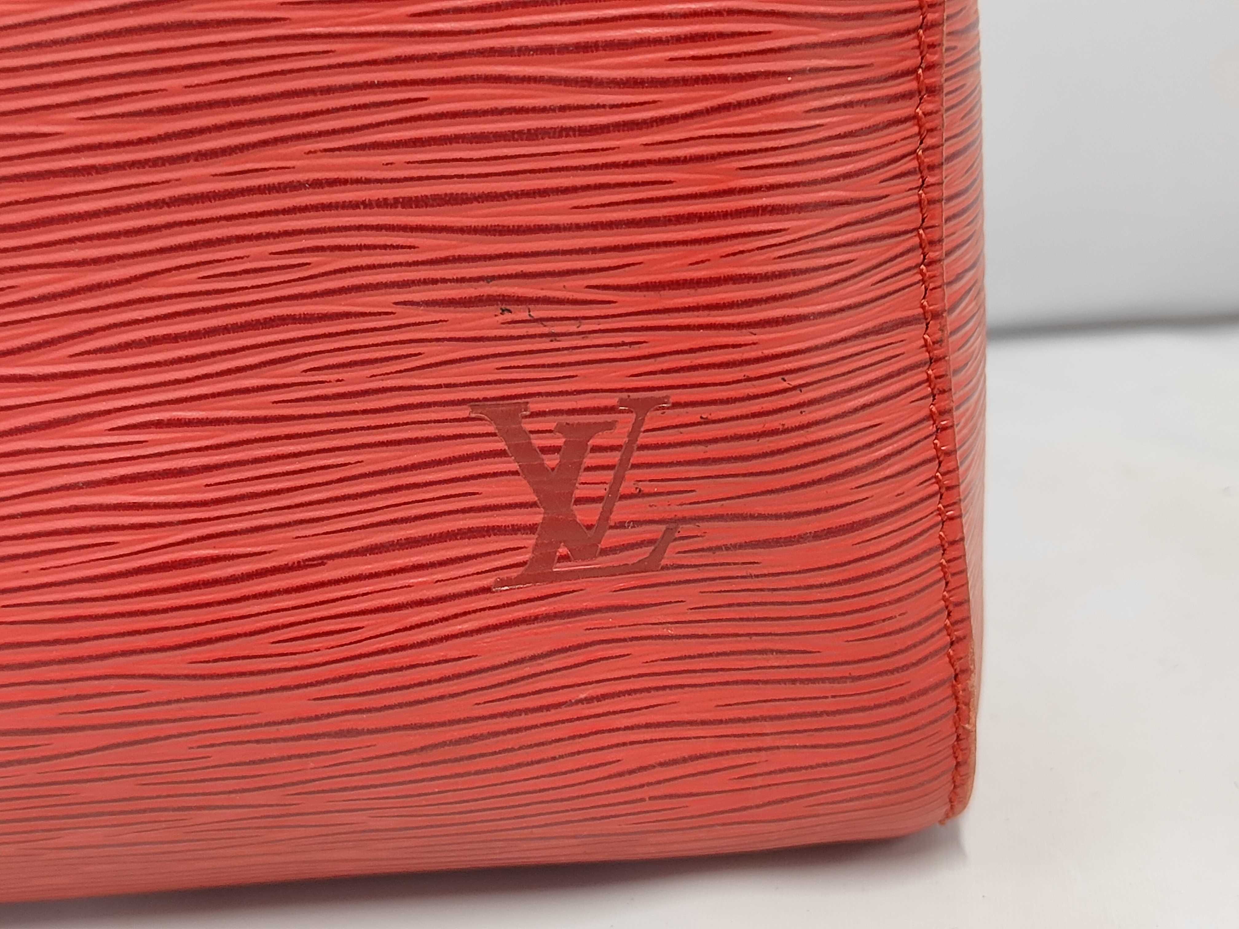 LV Epi Red Speedy Bag — view 14