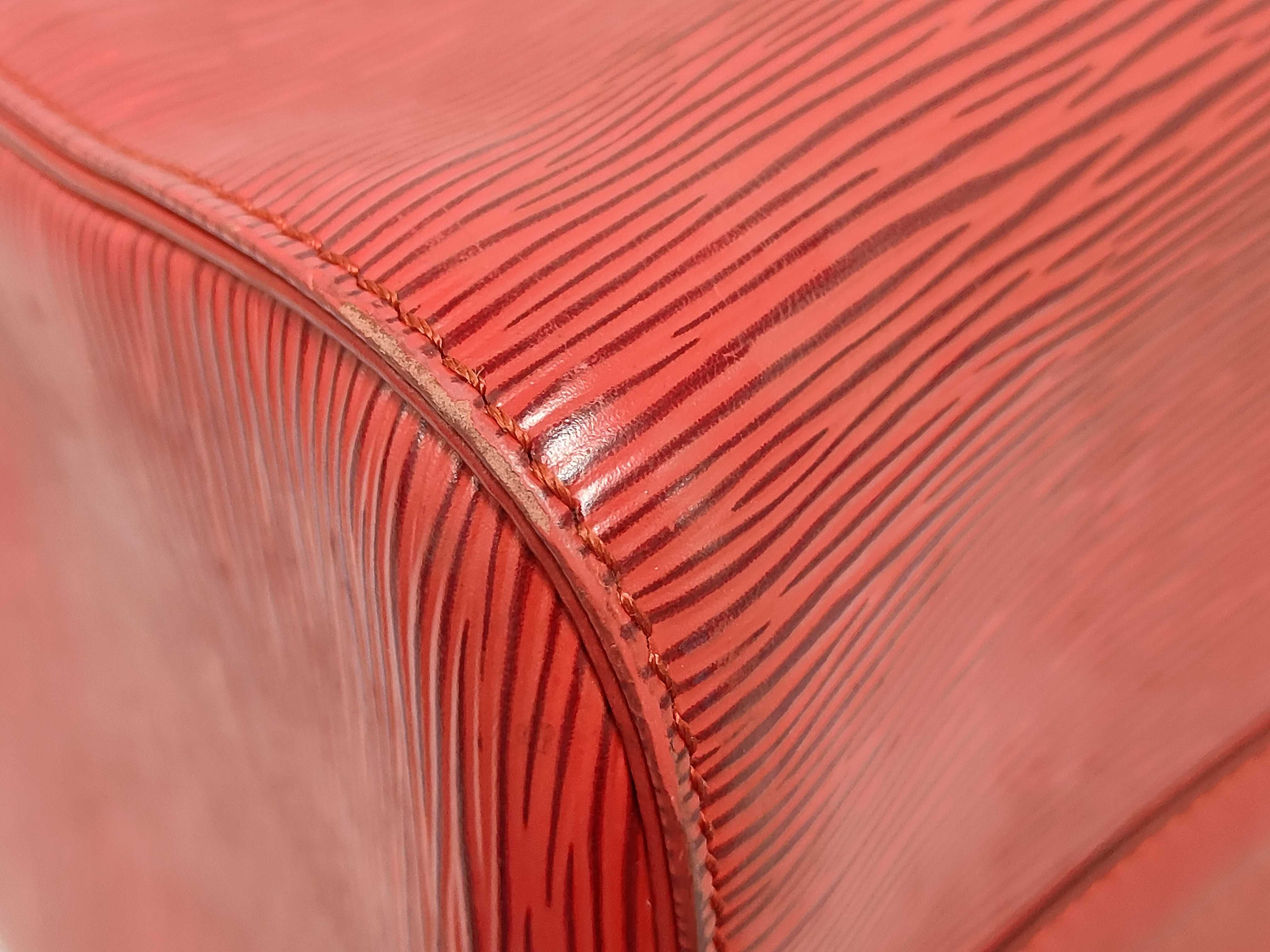 LV Epi Red Speedy Bag — view 4