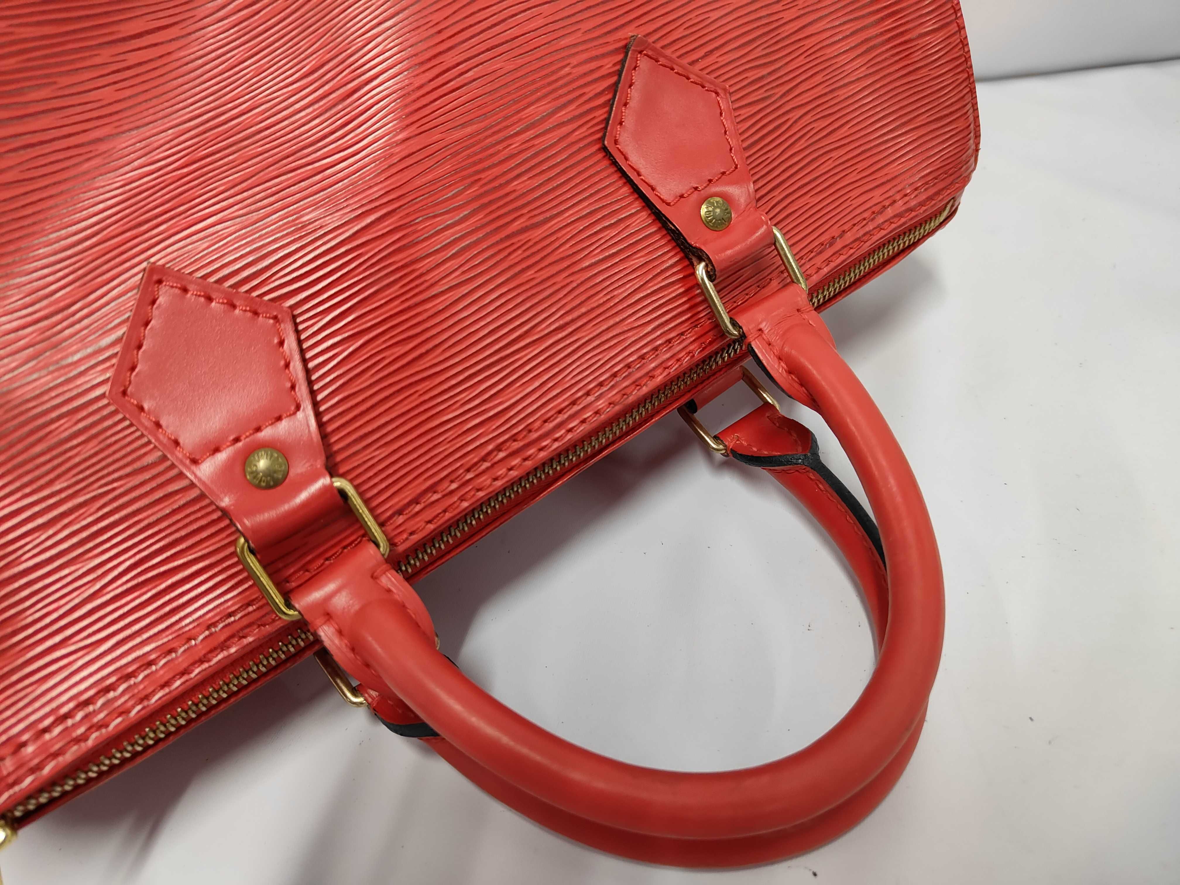 LV Epi Red Speedy Bag — view 5