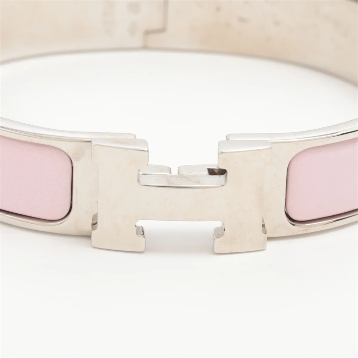 Click H Fan Bangle, Metal, Silver x Pink. — view 3